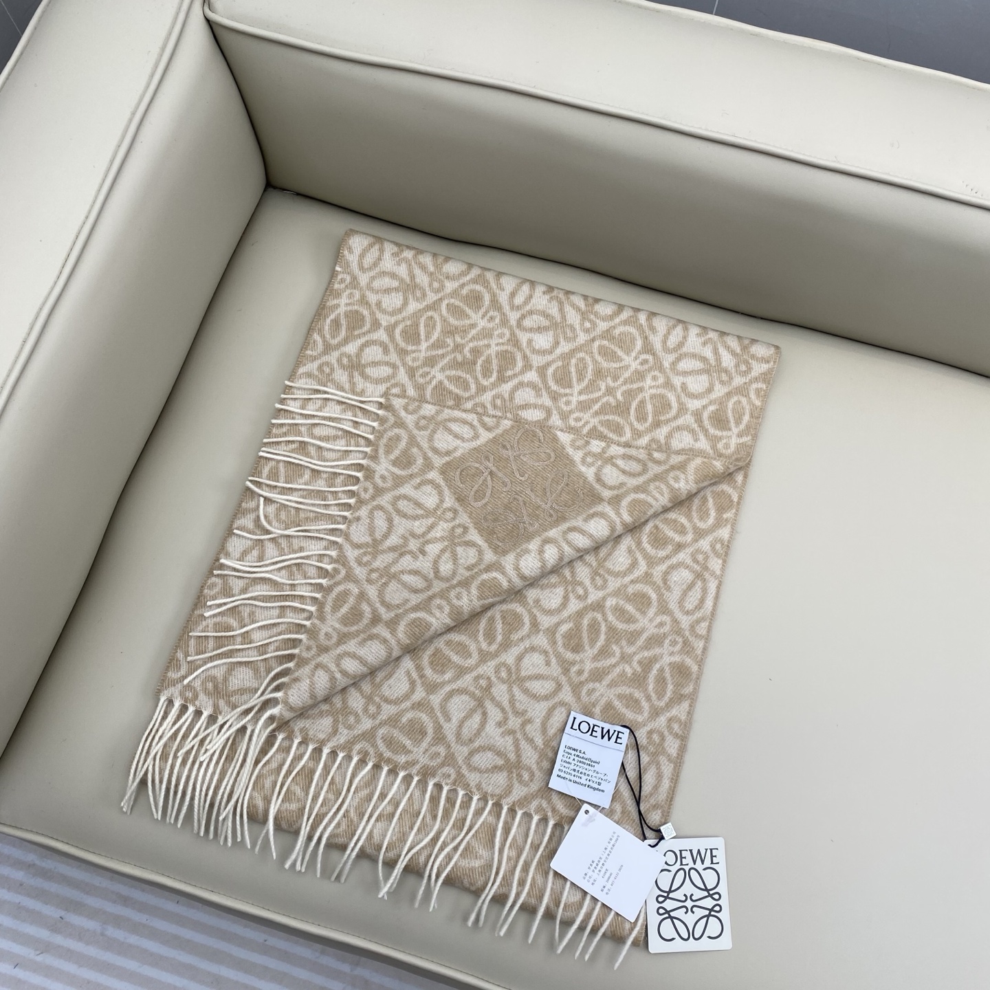 🔥🔥 火爆全网的 𝐋𝐨𝐞𝐰𝐞 ，原单品质！· - 双面Anagram 缇花图案 浅系配色，植绒logoS