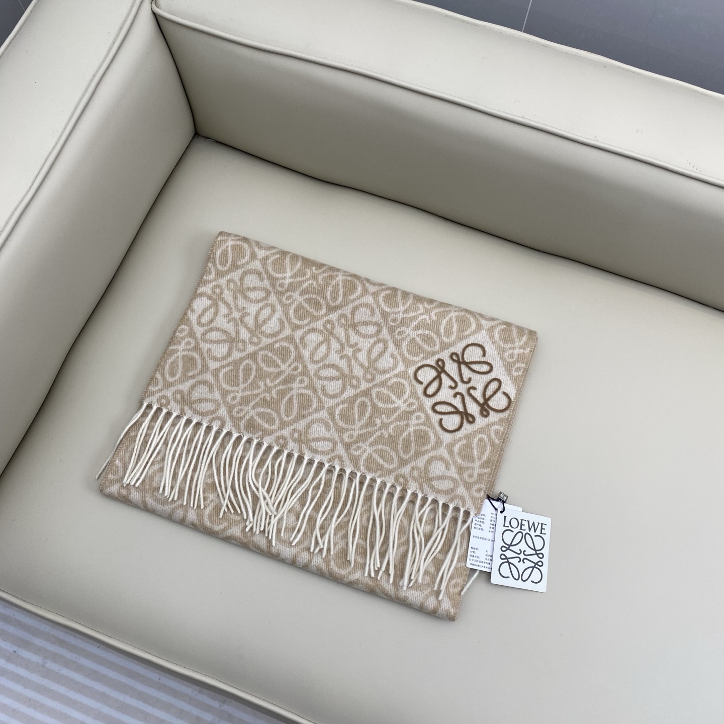 🔥🔥 火爆全网的 𝐋𝐨𝐞𝐰𝐞 ，原单品质！· - 双面Anagram 缇花图案 浅系配色，植绒logoS