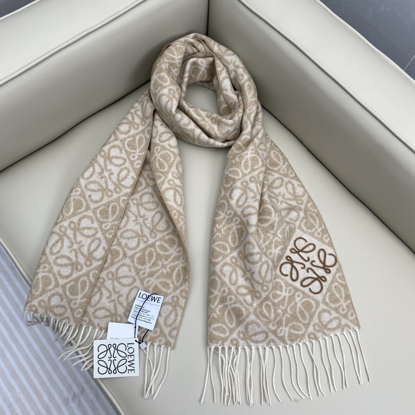 🔥🔥 火爆全网的 𝐋𝐨𝐞𝐰𝐞 ，原单品质！· - 双面Anagram 缇花图案 浅系配色，植绒logoS