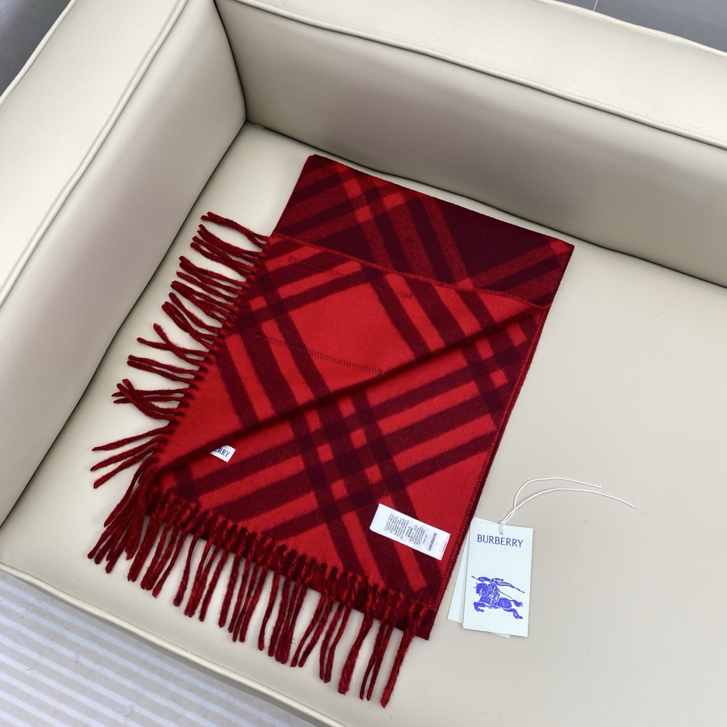 双面围巾 🆕Burberry · 巴宝莉格子围巾❗️好看的要疯掉了，太有型太有魅力了❗️❗️非常斯文时尚