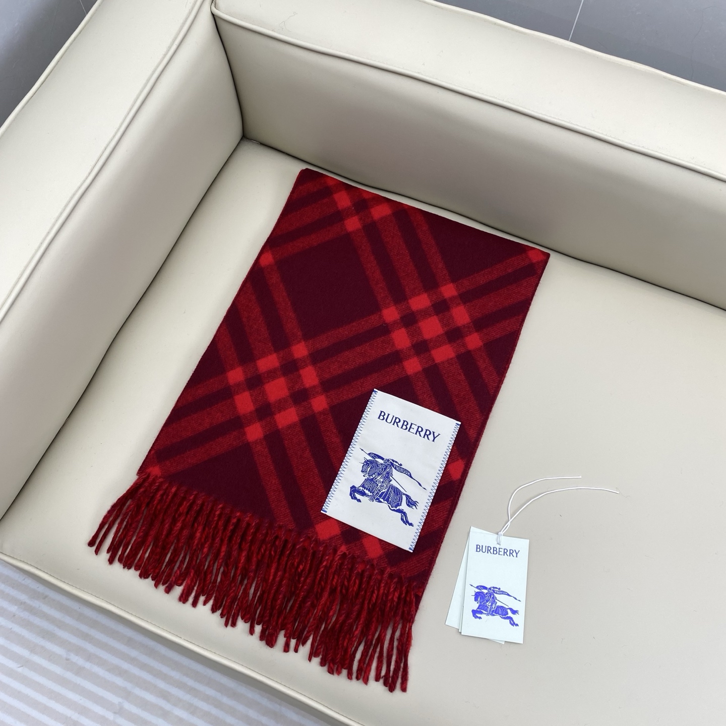 双面围巾 🆕Burberry · 巴宝莉格子围巾❗️好看的要疯掉了，太有型太有魅力了❗️❗️非常斯文时尚