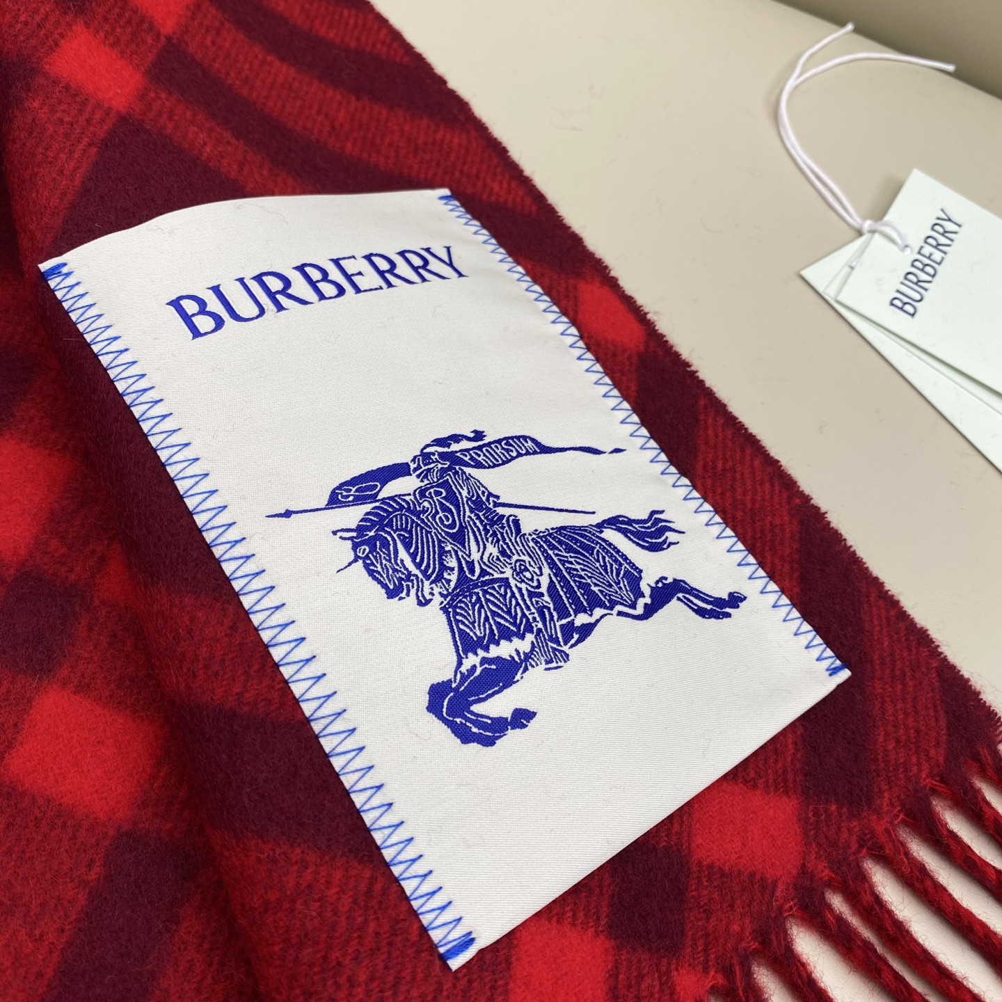 双面围巾 🆕Burberry · 巴宝莉格子围巾❗️好看的要疯掉了，太有型太有魅力了❗️❗️非常斯文时尚