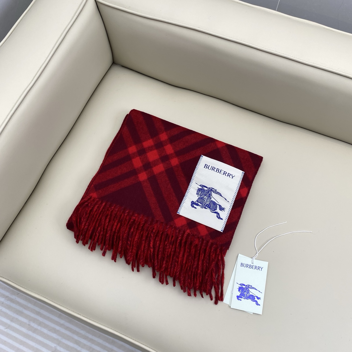 双面围巾 🆕Burberry · 巴宝莉格子围巾❗️好看的要疯掉了，太有型太有魅力了❗️❗️非常斯文时尚