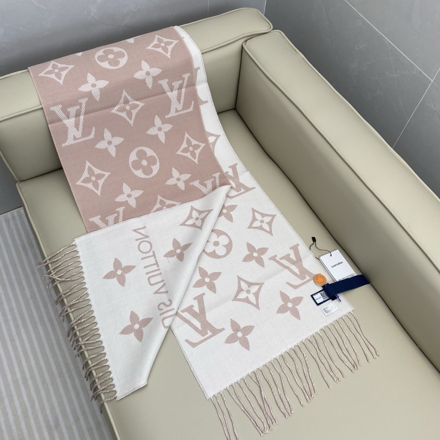 𝐋𝐕 提花织纹字母围巾186*34cm.100%绵羊毛LV ESSENTIAL 围巾拉长经典 Monog