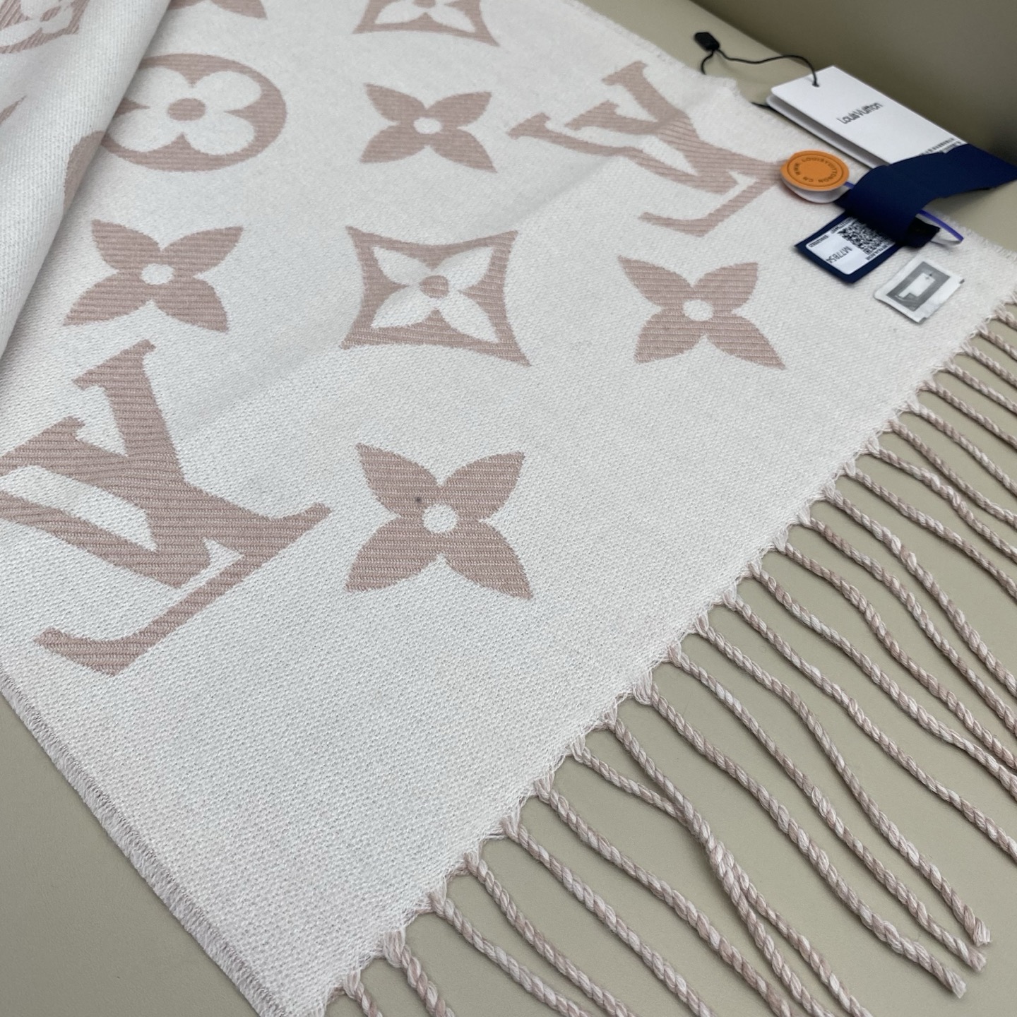 𝐋𝐕 提花织纹字母围巾186*34cm.100%绵羊毛LV ESSENTIAL 围巾拉长经典 Monog