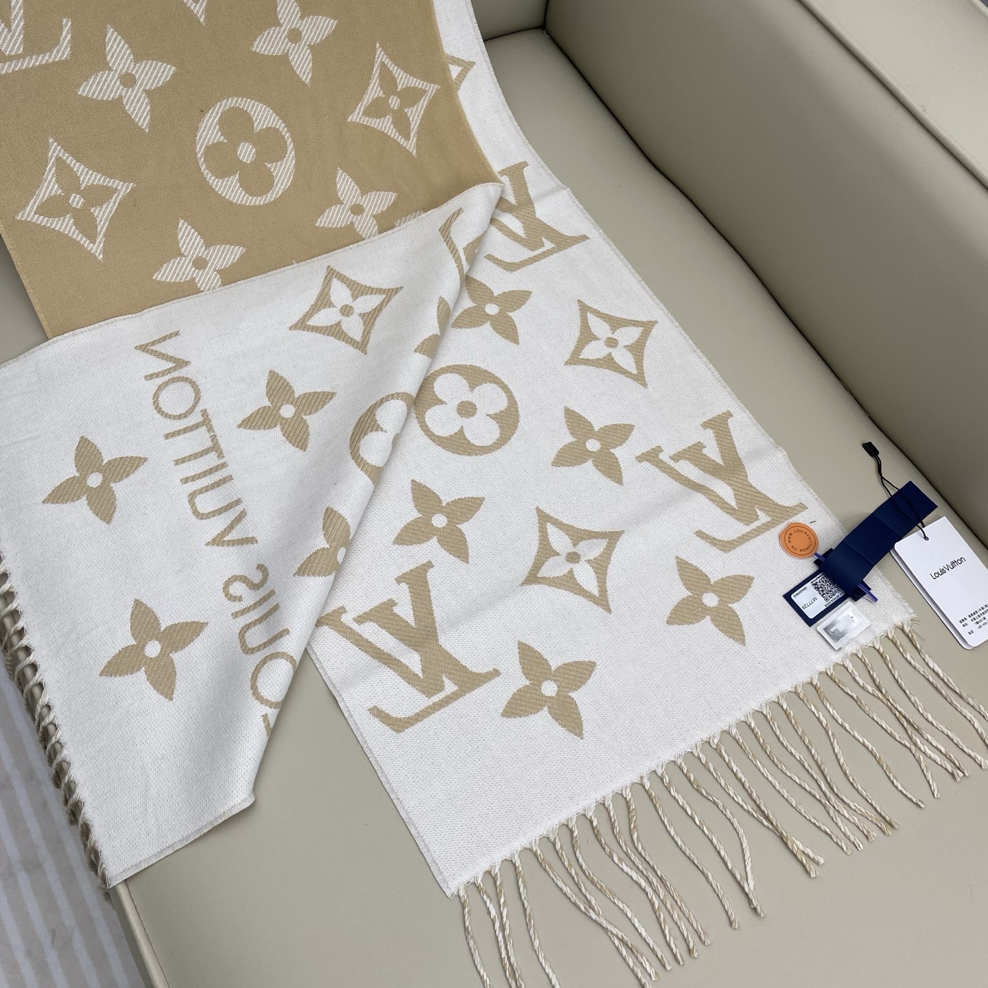 𝐋𝐕 提花织纹字母围巾186*34cm.100%绵羊毛LV ESSENTIAL 围巾拉长经典 Monog