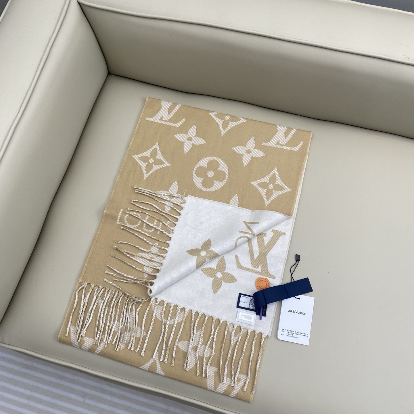 𝐋𝐕 提花织纹字母围巾186*34cm.100%绵羊毛LV ESSENTIAL 围巾拉长经典 Monog