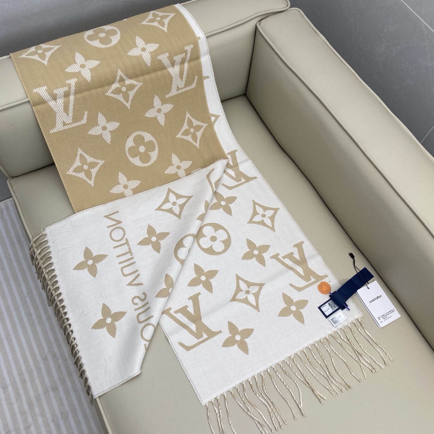 𝐋𝐕 提花织纹字母围巾186*34cm.100%绵羊毛LV ESSENTIAL 围巾拉长经典 Monog