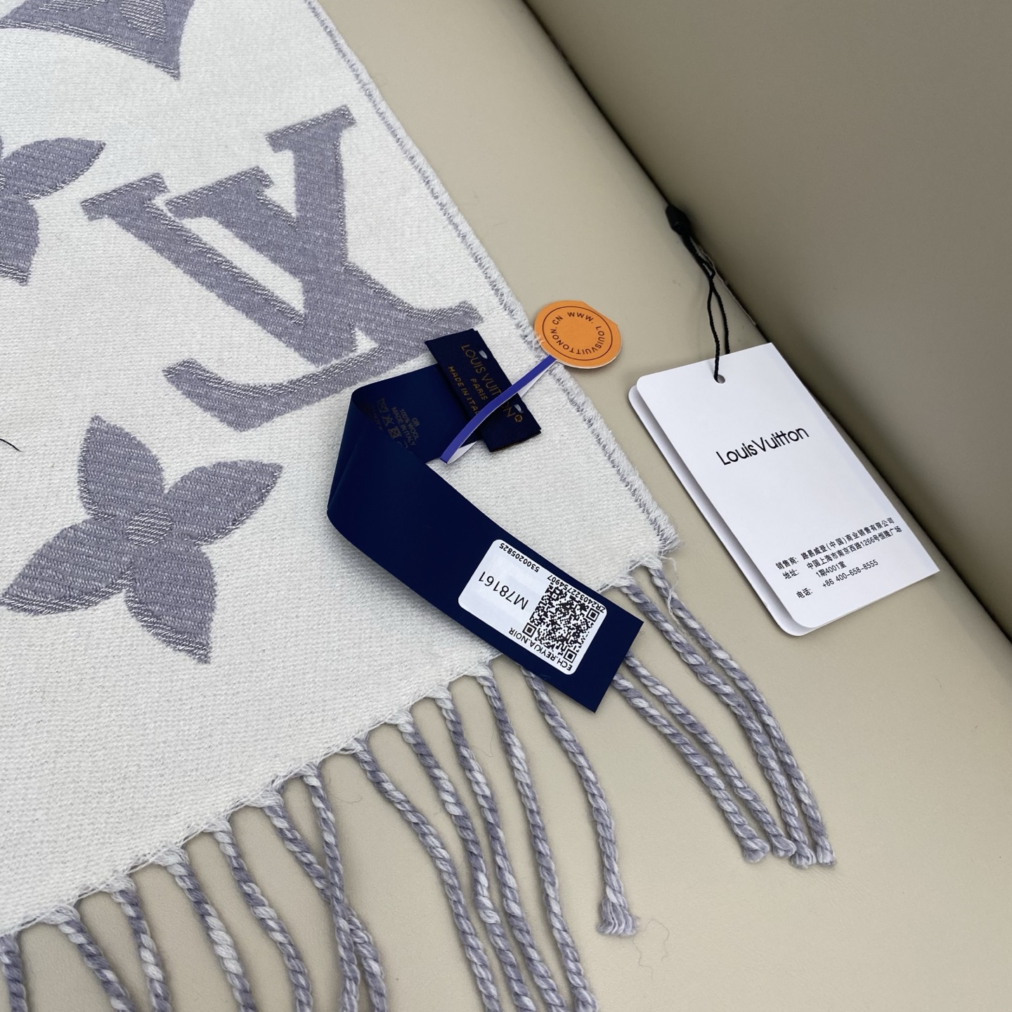 驴牌#【3D立体围巾】经典Monogram 图案以双logo重叠设计呈现瞩目 3D 效果 设计新颖时尚 