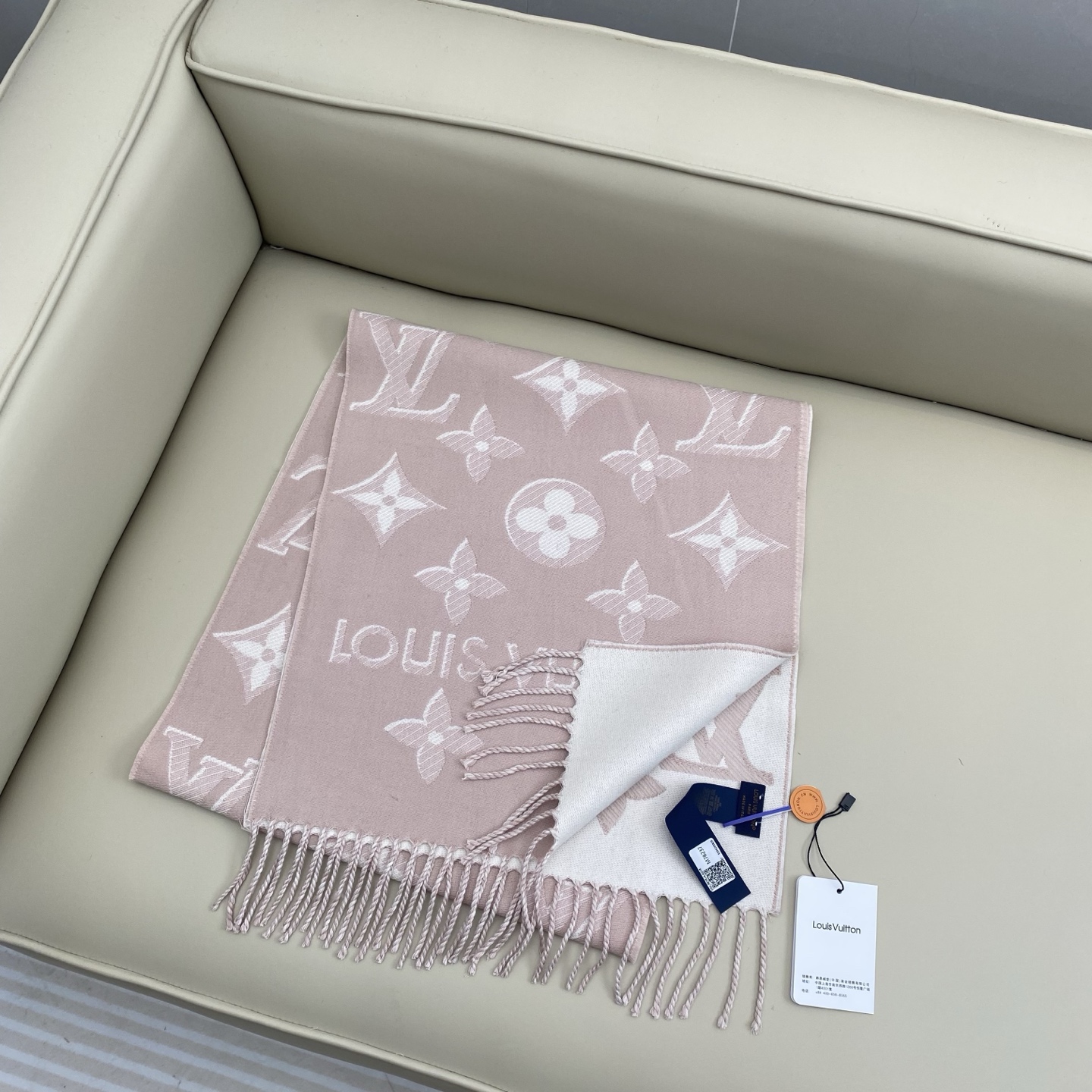 驴牌#【3D立体围巾】经典Monogram 图案以双logo重叠设计呈现瞩目 3D 效果 设计新颖时尚 