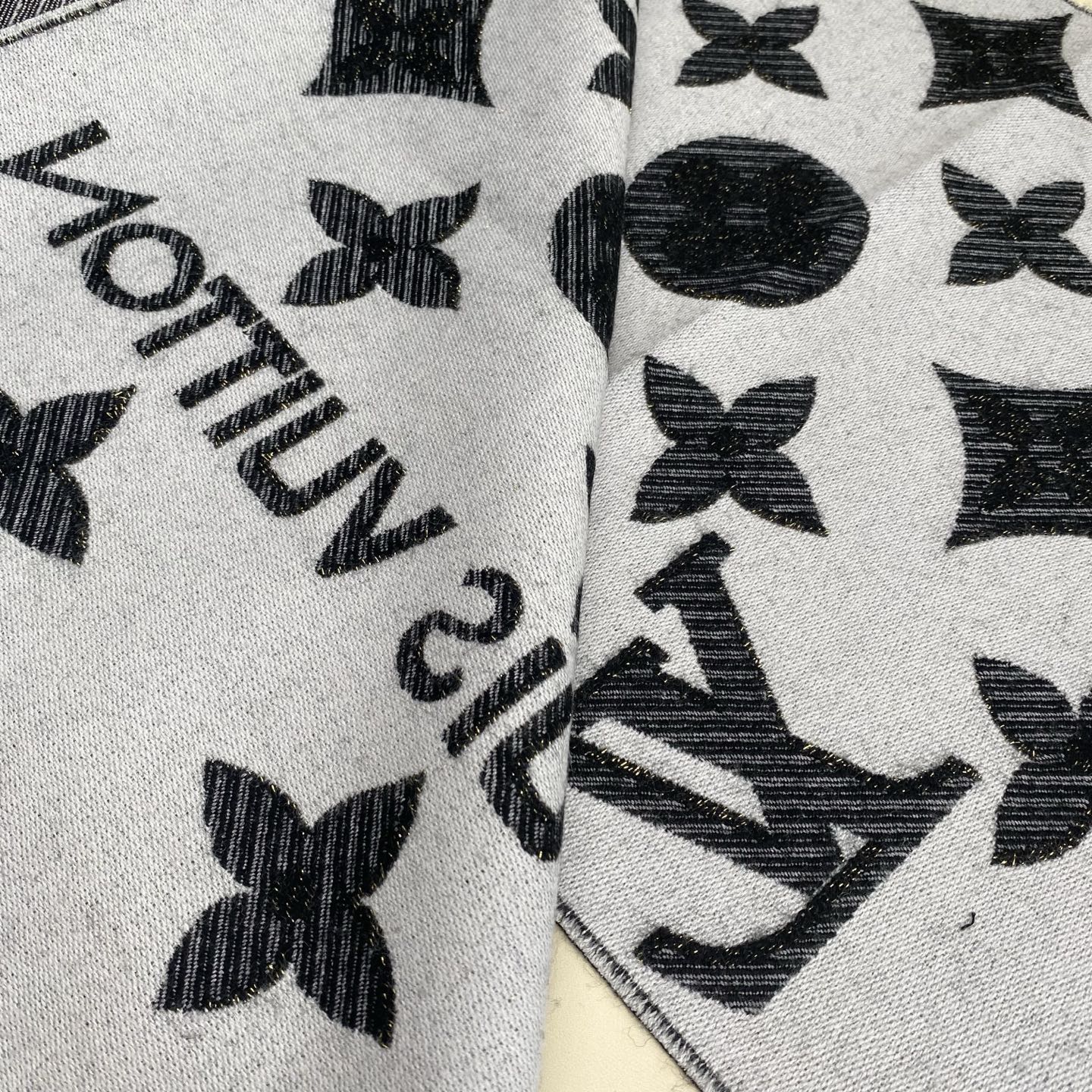 驴牌#【3D立体围巾】经典Monogram 图案以双logo重叠设计呈现瞩目 3D 效果 设计新颖时尚 