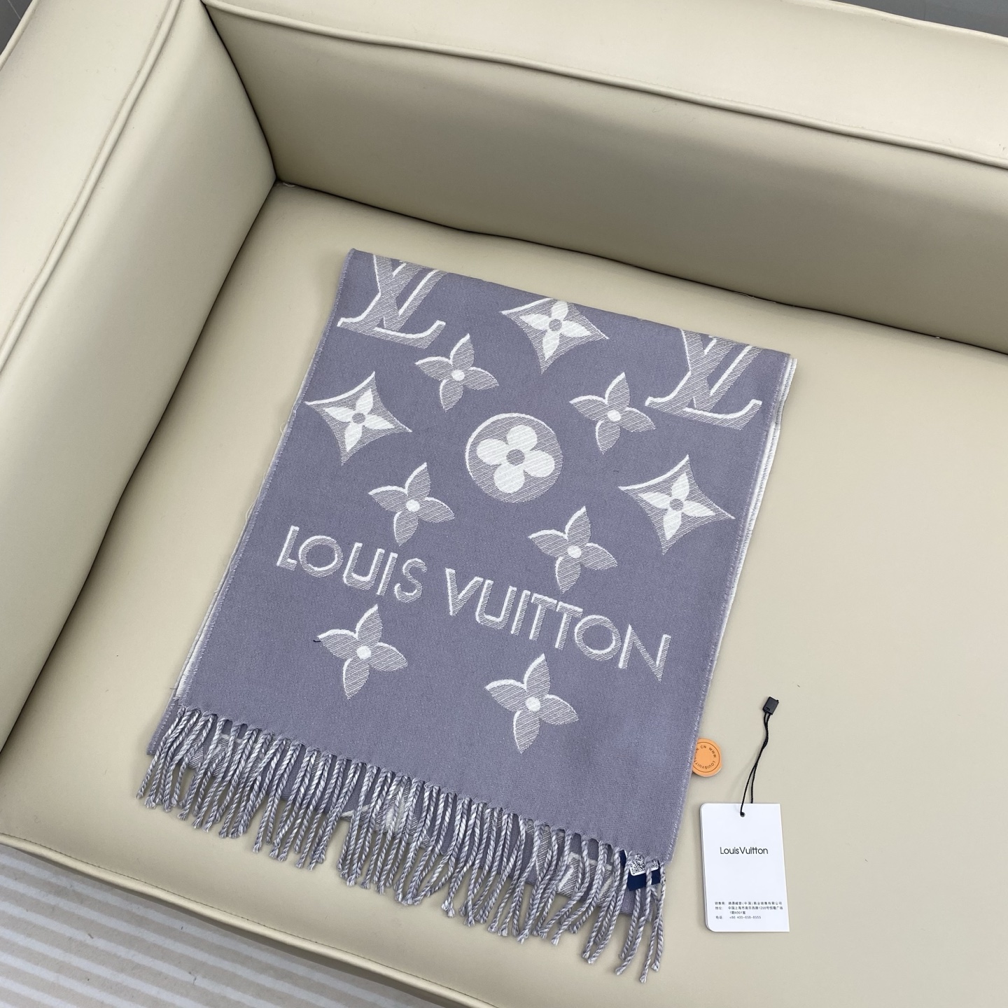 驴牌#【3D立体围巾】经典Monogram 图案以双logo重叠设计呈现瞩目 3D 效果 设计新颖时尚 