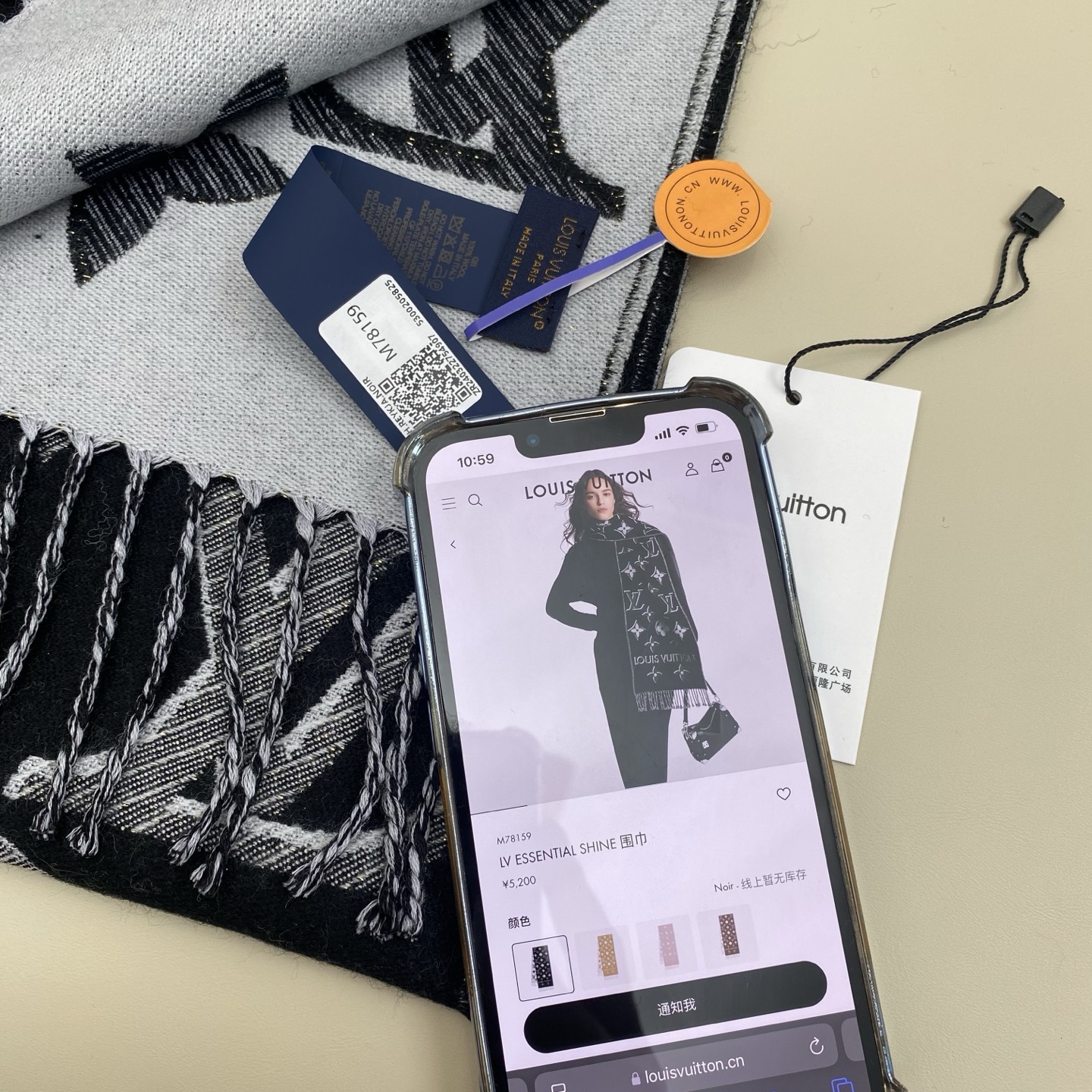 驴牌#【3D立体围巾】经典Monogram 图案以双logo重叠设计呈现瞩目 3D 效果 设计新颖时尚 