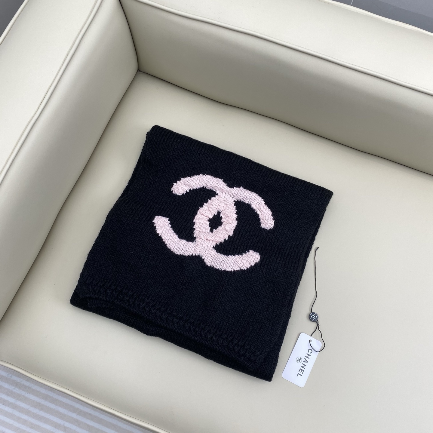 𝑪𝒉 Chanel logo