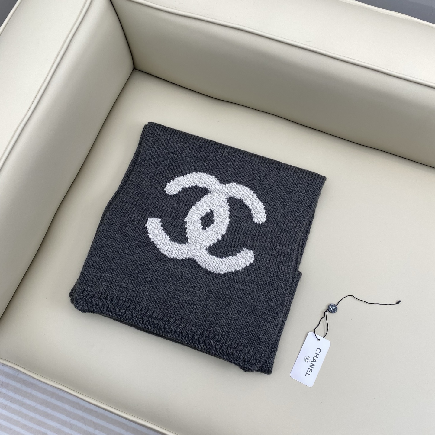 𝑪𝒉 Chanel logo