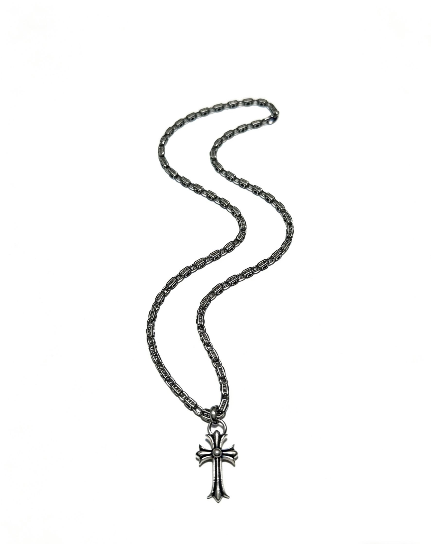 NO:879543,New [counter quality] Chrome Hearts multi-element retro cross necklace, thick cross pendant, different pattern design styles with concave and convex shapes, showing a distinctive cross. The Scout flower is the symbol of Chrome Hearts, so it is more durable. Genuine pattern-printed Chrome Hearts distinguishes the ordinary light version in the market. Match the version and standard quality. Look at the printing details. The degree of retro ash oxidation. Seiko version!  !  !  Purely handmade, authentic molded fashion essentials, can be worn by both men and women, same style for couples, original official website, rock punk Thai silver style, retro elements, trendy and versatile, boutique jewelry, chrome hearts, chrome hearts, necklace19860909新款【专柜品质】Chrome Hearts克罗心多元素复古十字架项链 粗款十字架吊坠 凹凸造型不同的花纹设计风格 呈现出与众不同 十字架 童军花是克罗心的志 所以更经久不衰 正品打版Chrome Hearts克罗心 区别市场普通轻版 对版对标品质 看字印细节 复古做旧灰氧程度.精工版本！！！ 纯手工打造 正品开模潮流时尚必备 男女均可佩戴 情侣同款 官网原版 摇滚朋克泰银风格 复古元素 潮流百搭,饰品精品,chrome hearts,chrome hearts,necklace,Jewelry