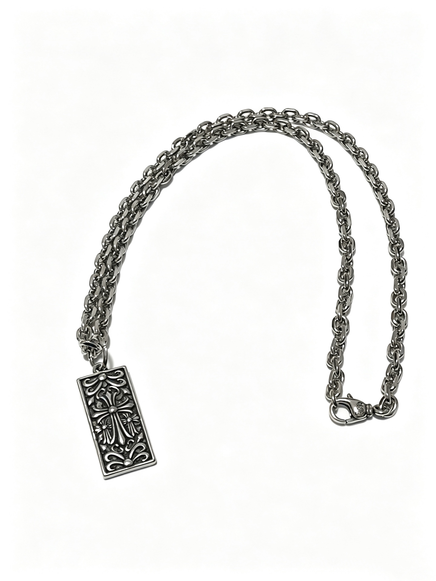NO:879548,New [counter quality] Chrome Hearts multi-element retro cross necklace, thick cross pendant, different pattern design styles with concave and convex shapes, showing a distinctive cross. The Scout flower is the symbol of Chrome Hearts, so it is more durable. Genuine pattern-printed Chrome Hearts distinguishes the ordinary light version in the market. Match the version and standard quality. Look at the printing details. The degree of retro ash oxidation. Seiko version!  !  !  Purely handmade, authentic molded fashion essentials, can be worn by both men and women, same style for couples, original official website, rock punk Thai silver style, retro elements, trendy and versatile, boutique jewelry, chrome hearts, chrome hearts, necklace19860909新款【专柜品质】Chrome Hearts克罗心多元素复古十字架项链 粗款十字架吊坠 凹凸造型不同的花纹设计风格 呈现出与众不同 十字架 童军花是克罗心的志 所以更经久不衰 正品打版Chrome Hearts克罗心 区别市场普通轻版 对版对标品质 看字印细节 复古做旧灰氧程度.精工版本！！！ 纯手工打造 正品开模潮流时尚必备 男女均可佩戴 情侣同款 官网原版 摇滚朋克泰银风格 复古元素 潮流百搭,饰品精品,chrome hearts,chrome hearts,necklace,Jewelry