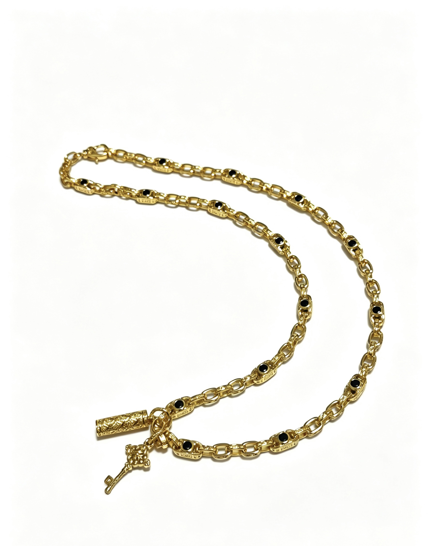 NO:859135,New [counter quality] Chrome Hearts multi-element retro cross necklace, thick cross pendant, different pattern design styles with concave and convex shapes, showing a distinctive cross. The Scout flower is the symbol of Chrome Hearts, so it is more durable. Genuine pattern-printed Chrome Hearts distinguishes the ordinary light version in the market. Match the version and standard quality. Look at the printing details. The degree of retro ash oxidation. Seiko version!  !  !  Purely handmade, authentic molded fashion essentials, can be worn by both men and women, same style for couples, original official website, rock punk Thai silver style, retro elements, trendy and versatile, boutique jewelry, chrome hearts, chrome hearts, necklace19860909新款【专柜品质】Chrome Hearts克罗心多元素复古十字架项链 粗款十字架吊坠 凹凸造型不同的花纹设计风格 呈现出与众不同 十字架 童军花是克罗心的志 所以更经久不衰 正品打版Chrome Hearts克罗心 区别市场普通轻版 对版对标品质 看字印细节 复古做旧灰氧程度.精工版本！！！ 纯手工打造 正品开模潮流时尚必备 男女均可佩戴 情侣同款 官网原版 摇滚朋克泰银风格 复古元素 潮流百搭,饰品精品,chrome hearts,chrome hearts,necklace,Jewelry