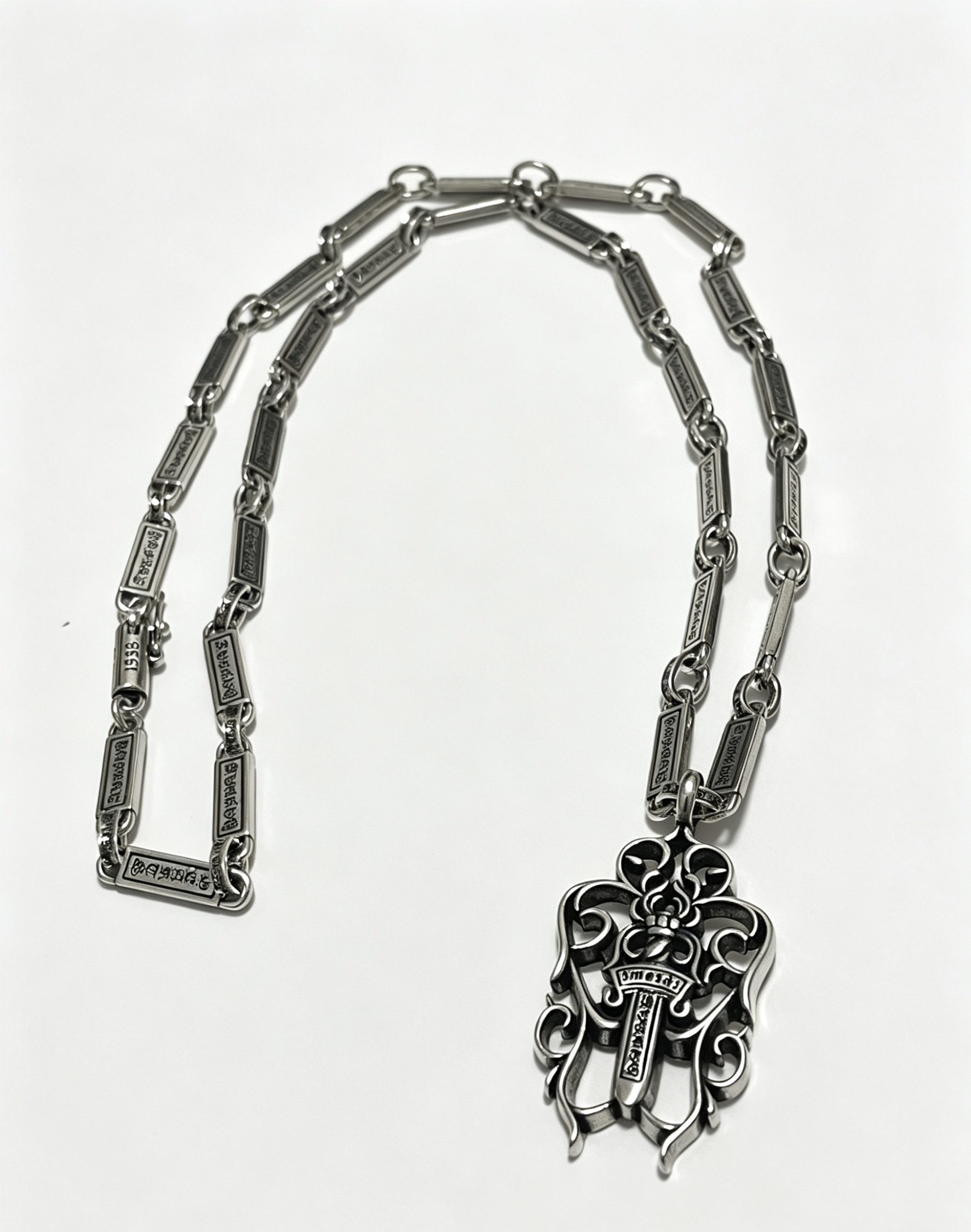 NO:817763,New [counter quality] Chrome Hearts multi-element retro cross necklace, thick cross pendant, different pattern design styles with concave and convex shapes, showing a distinctive cross. The Scout flower is the symbol of Chrome Hearts, so it is more durable. Genuine pattern-printed Chrome Hearts distinguishes the ordinary light version in the market. Match the version and standard quality. Look at the printing details. The degree of retro ash oxidation. Seiko version!  !  !  Purely handmade, authentic molded fashion essentials, can be worn by both men and women, same style for couples, original official website, rock punk Thai silver style, retro elements, trendy and versatile, boutique jewelry, chrome hearts, chrome hearts, necklace19860909新款【专柜品质】Chrome Hearts克罗心多元素复古十字架项链 粗款十字架吊坠 凹凸造型不同的花纹设计风格 呈现出与众不同 十字架 童军花是克罗心的志 所以更经久不衰 正品打版Chrome Hearts克罗心 区别市场普通轻版 对版对标品质 看字印细节 复古做旧灰氧程度.精工版本！！！ 纯手工打造 正品开模潮流时尚必备 男女均可佩戴 情侣同款 官网原版 摇滚朋克泰银风格 复古元素 潮流百搭,饰品精品,chrome hearts,chrome hearts,necklace,Jewelry