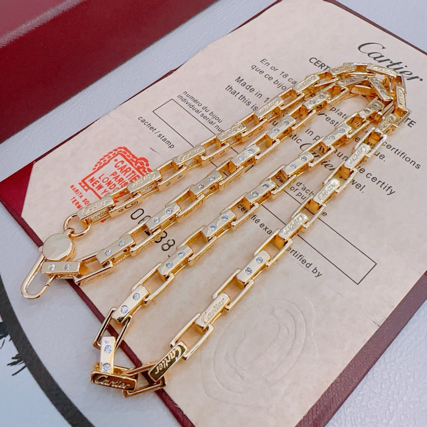 NO:819074,The new Cartier necklace V gold material series is in perfect appearance, with unparalleled details. The unique color is completely impeccable, and is decorated with a classic ring shape design. It is simple yet elegant and eye-catching. The pure handmade combination of V gold is more elegant and elegant. The same style for men and women, fine jewelry, cartier, necklace19860909新款卡地亚项链V金材质系列 品相完美,细节无敌,那种独特的色泽完全无可挑剔,再缀以经典指环外形设计,简约之余却又优雅夺目,V金纯手工的组合更显气色,上手雅致动人.男女同款,饰品精品,cartier,necklace,Jewelry