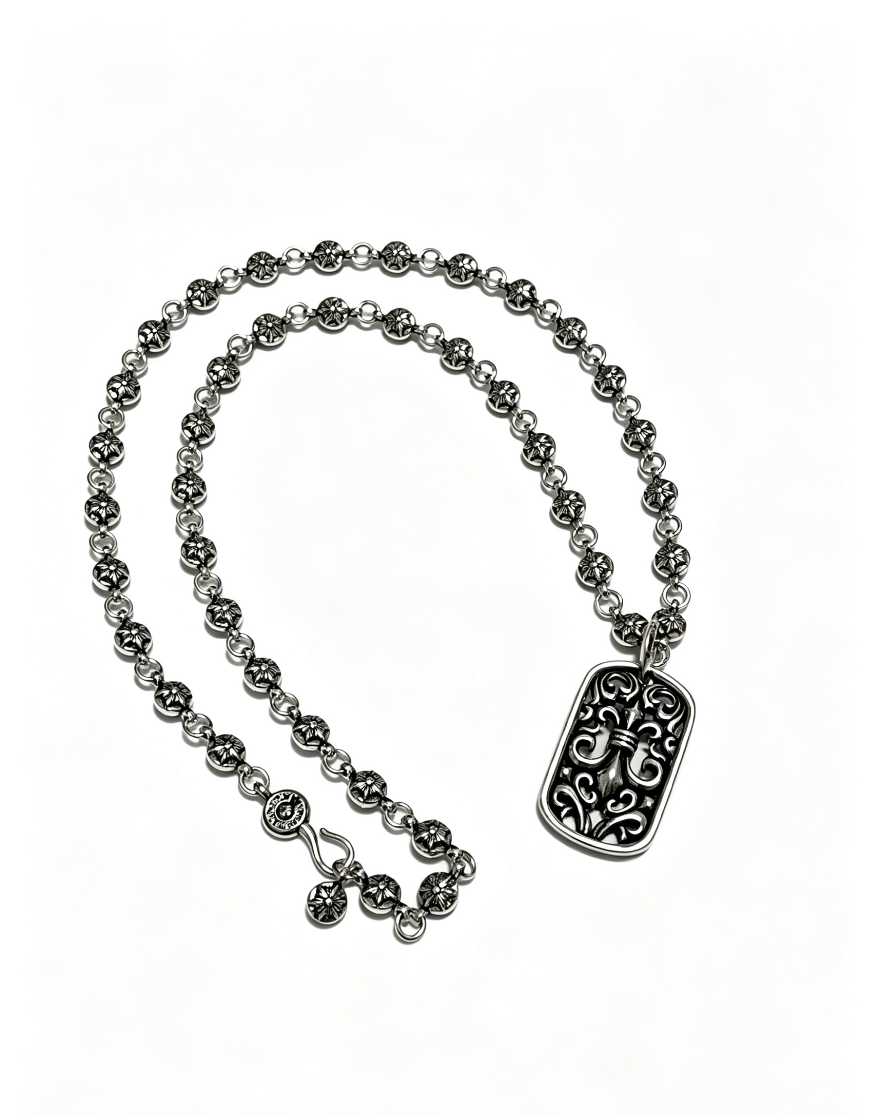 NO:817645,New [counter quality] Chrome Hearts multi-element retro cross necklace, thick cross pendant, different pattern design styles with concave and convex shapes, showing a distinctive cross. The Scout flower is the symbol of Chrome Hearts, so it is more durable. Genuine pattern-printed Chrome Hearts distinguishes the ordinary light version in the market. Match the version and standard quality. Look at the printing details. The degree of retro ash oxidation. Seiko version!  !  !  Purely handmade, authentic molded fashion essentials, can be worn by both men and women, same style for couples, official website original, rock punk Thai silver style, retro elements, trendy and versatile (60cm can be resized), jewelry boutique, chrome hearts, chrome hearts, necklace19860909新款【专柜品质】Chrome Hearts克罗心多元素复古十字架项链 粗款十字架吊坠 凹凸造型不同的花纹设计风格 呈现出与众不同 十字架 童军花是克罗心的志 所以更经久不衰 正品打版Chrome Hearts克罗心 区别市场普通轻版 对版对标品质 看字印细节 复古做旧灰氧程度.精工版本！！！ 纯手工打造 正品开模潮流时尚必备 男女均可佩戴 情侣同款 官网原版 摇滚朋克泰银风格 复古元素 潮流百搭（60cm可改尺寸）,饰品精品,chrome hearts,chrome hearts,necklace,Jewelry