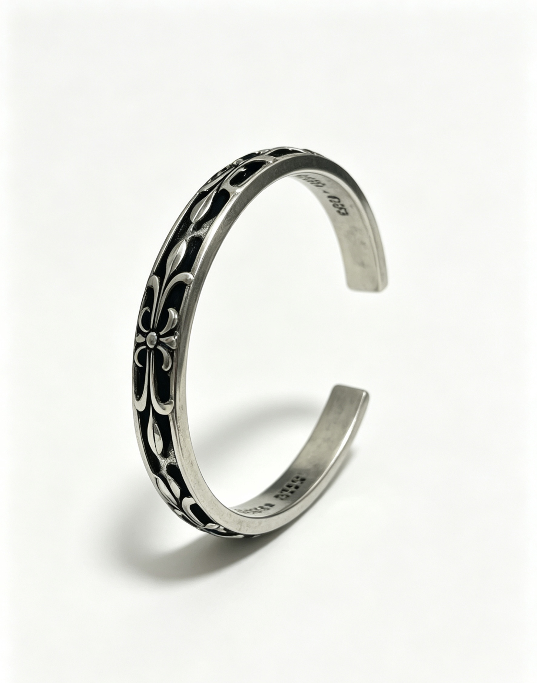NO:817663,Chrome Hearts Chrome Hearts new classic three-dimensional multi-cross bracelet, high version, same style for men and women, full of personality, one size fits all, adjustable, jewelry boutique, chrome hearts, chrome hearts, bracelet19860909Chrome Hearts 克罗心新款 经典立体多十字架手镯 高版本打造 男女同款 个性十足 均码可调节,饰品精品,chrome hearts,chrome hearts,bracelet,Jewelry