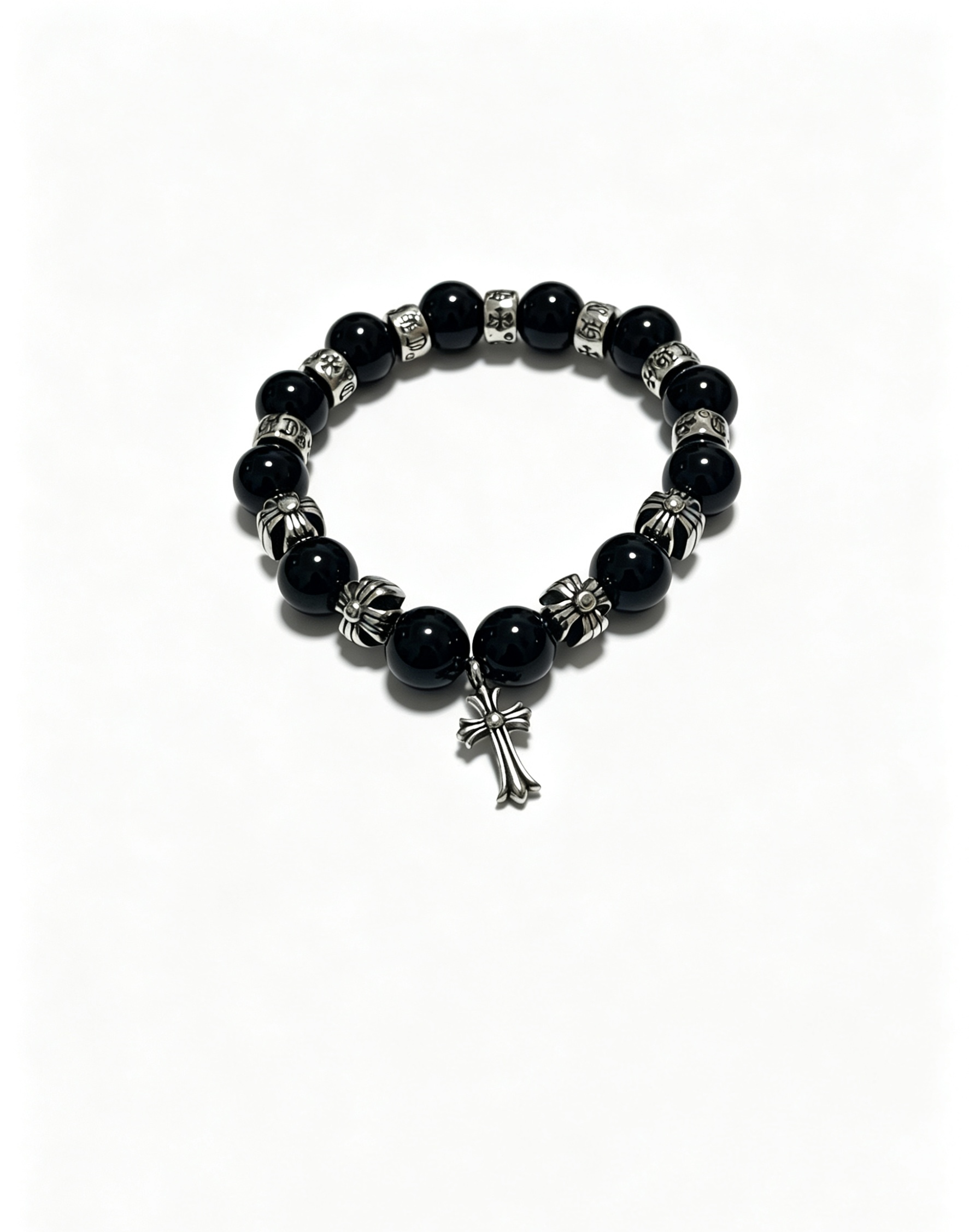 NO:817615,New [counter quality] Chrome Hearts multi-element retro cross agate bracelet, thick cross pendant, different pattern design styles with concave and convex shapes, showing a distinctive cross. The Scout flower is the symbol of Chrome Hearts, so it is more durable. Genuine pattern-printed Chrome Hearts distinguishes the ordinary light version in the market. Match the version and benchmark quality. Look at the printing details. The degree of retro gray oxidation. Seiko version!  !  !  Purely handmade, authentic molded fashion essentials, can be worn by both men and women, same style for couples, original official website, rock punk Thai silver style, retro elements, trendy and versatile, boutique jewelry, chrome hearts, chrome hearts, bracelets19860909新款【专柜品质】Chrome Hearts克罗心多元素复古十字架玛瑙手链 粗款十字架吊坠 凹凸造型不同的花纹设计风格 呈现出与众不同 十字架 童军花是克罗心的志 所以更经久不衰 正品打版Chrome Hearts克罗心 区别市场普通轻版 对版对标品质 看字印细节 复古做旧灰氧程度.精工版本！！！ 纯手工打造 正品开模潮流时尚必备 男女均可佩戴 情侣同款 官网原版 摇滚朋克泰银风格 复古元素 潮流百搭,饰品精品,chrome hearts,chrome hearts,bracelet,Jewelry
