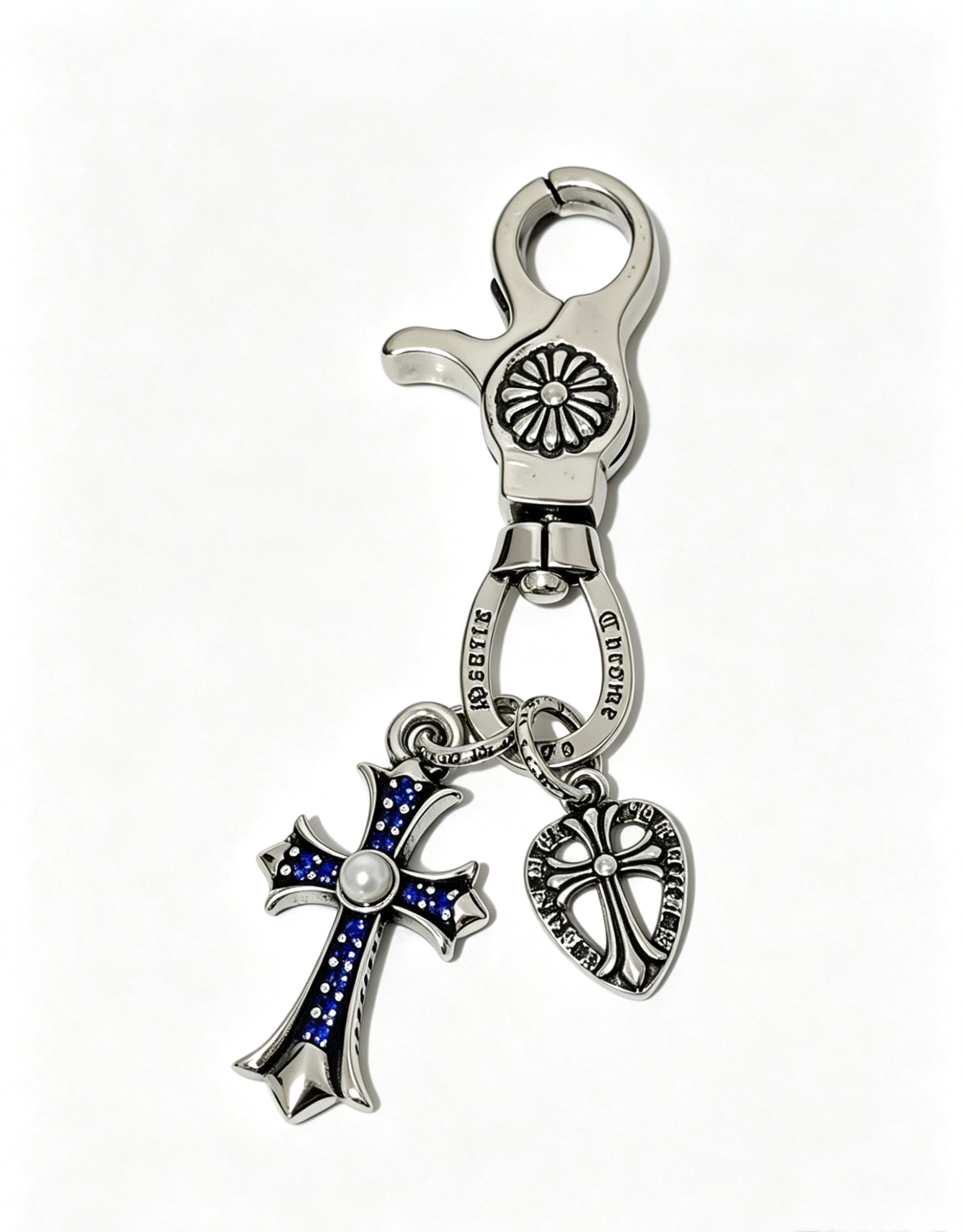 NO:859196,New [counter quality] Chrome Hearts Classic Retro Cross Flower Glossy Cuban Keychain, the original image has concave and convex shapes with different pattern design styles, showing a distinctive cross. The Scout flower is the symbol of Chrome Hearts, so it is more durable. Genuine pattern-printed Chrome Hearts distinguishes the ordinary light version in the market. Match the version and standard quality. Look at the printing details, the degree of retro ash oxidation. Seiko version!  !  !  Purely handmade, authentic mold opening, trendy and fashionable must-have, can be worn by both men and women, same style for couples, official website original version, rock punk Thai silver style, retro elements, trendy and versatile, boutique jewelry, chrome hearts, chrome hearts, keychain19860909新款【专柜品质】Chrome Hearts克罗心经典复古十字花光面古巴钥匙扣,原图凹凸造型不同的花纹设计风格 呈现出与众不同 十字架 童军花是克罗心的志 所以更经久不衰 正品打版Chrome Hearts克罗心 区别市场普通轻版 对版对标品质 看字印细节 复古做旧灰氧程度.精工版本！！！ 纯手工打造 正品开模 潮流时尚必备 男女均可佩戴 情侣同款 官网原版 摇滚朋克泰银风格 复古元素 潮流百搭,饰品精品,chrome hearts,chrome hearts,keychain,Jewelry