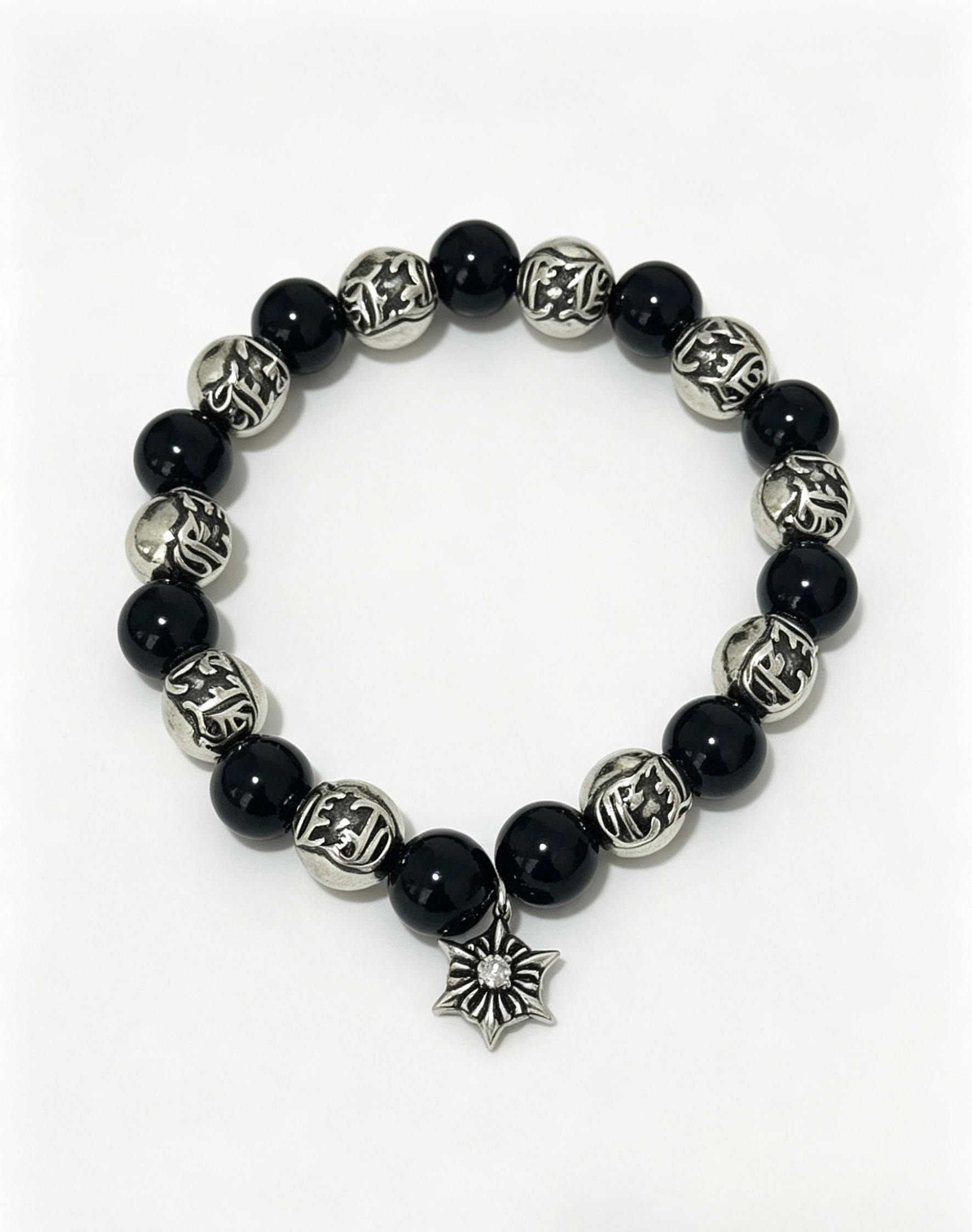 NO:857679,New [counter quality] Chrome Hearts multi-element retro cross agate bracelet, thick cross pendant, different pattern design styles with concave and convex shapes, showing a distinctive cross. The Scout flower is the symbol of Chrome Hearts, so it is more durable. Genuine pattern-printed Chrome Hearts distinguishes the ordinary light version in the market. Match the version and benchmark quality. Look at the printing details. The degree of retro gray oxidation. Seiko version!  !  !  Purely handmade, authentic molded fashion essentials, can be worn by both men and women, same style for couples, original official website, rock punk Thai silver style, retro elements, trendy and versatile, boutique jewelry, chrome hearts, chrome hearts, bracelets19860909新款【专柜品质】Chrome Hearts克罗心多元素复古十字架玛瑙手链 粗款十字架吊坠 凹凸造型不同的花纹设计风格 呈现出与众不同 十字架 童军花是克罗心的志 所以更经久不衰 正品打版Chrome Hearts克罗心 区别市场普通轻版 对版对标品质 看字印细节 复古做旧灰氧程度.精工版本！！！ 纯手工打造 正品开模潮流时尚必备 男女均可佩戴 情侣同款 官网原版 摇滚朋克泰银风格 复古元素 潮流百搭,饰品精品,chrome hearts,chrome hearts,bracelet,Jewelry