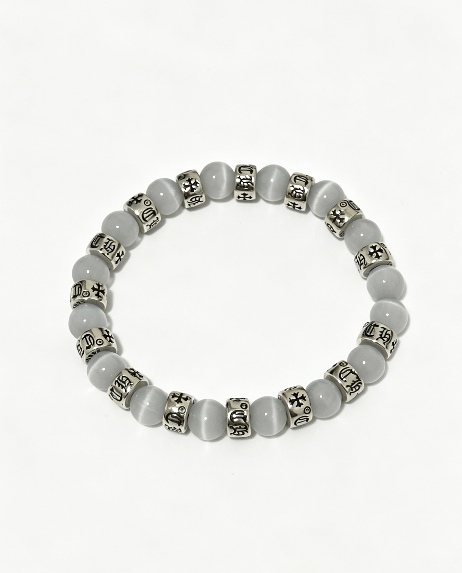 NO:857699,New [counter quality] Chrome Hearts multi-element retro cross agate bracelet, thick cross pendant, different pattern design styles with concave and convex shapes, showing a distinctive cross. The Scout flower is the symbol of Chrome Hearts, so it is more durable. Genuine pattern-printed Chrome Hearts distinguishes the ordinary light version in the market. Match the version and benchmark quality. Look at the printing details. The degree of retro gray oxidation. Seiko version!  !  !  Purely handmade, authentic molded fashion essentials, can be worn by both men and women, same style for couples, original official website, rock punk Thai silver style, retro elements, trendy and versatile, boutique jewelry, chrome hearts, chrome hearts, bracelets19860909新款【专柜品质】Chrome Hearts克罗心多元素复古十字架玛瑙手链 粗款十字架吊坠 凹凸造型不同的花纹设计风格 呈现出与众不同 十字架 童军花是克罗心的志 所以更经久不衰 正品打版Chrome Hearts克罗心 区别市场普通轻版 对版对标品质 看字印细节 复古做旧灰氧程度.精工版本！！！ 纯手工打造 正品开模潮流时尚必备 男女均可佩戴 情侣同款 官网原版 摇滚朋克泰银风格 复古元素 潮流百搭,饰品精品,chrome hearts,chrome hearts,bracelet,Jewelry