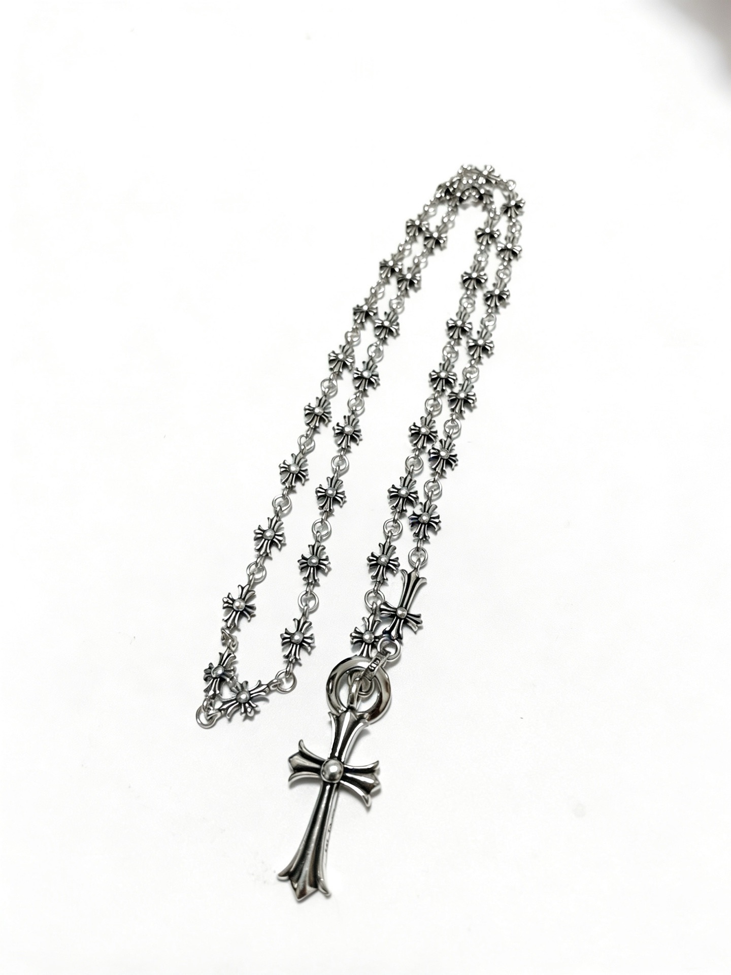 NO:857712,New [counter quality] Chrome Hearts multi-element retro cross necklace. The concave and convex shapes have different pattern design styles, showing a distinctive cross. The Scout flower is the symbol of Chrome Hearts, so it is more durable. Genuine pattern-printed Chrome Hearts distinguishes the ordinary light version in the market. Match the version and standard quality. Look at the printing details. The degree of retro gray oxidation. Seiko version!  !  !  Purely handmade, authentic molded fashion essentials, can be worn by both men and women, same style for couples, original official website, rock punk Thai silver style, retro elements, trendy and versatile (60cm), fine jewelry, chrome hearts, chrome hearts, necklace19860909新款【专柜品质】Chrome Hearts克罗心多元素复古十字架项链 凹凸造型不同的花纹设计风格 呈现出与众不同 十字架 童军花是克罗心的志 所以更经久不衰 正品打版Chrome Hearts克罗心 区别市场普通轻版 对版对标品质 看字印细节 复古做旧灰氧程度.精工版本！！！ 纯手工打造 正品开模潮流时尚必备 男女均可佩戴 情侣同款 官网原版 摇滚朋克泰银风格 复古元素 潮流百搭（60cm）,饰品精品,chrome hearts,chrome hearts,necklace,Jewelry
