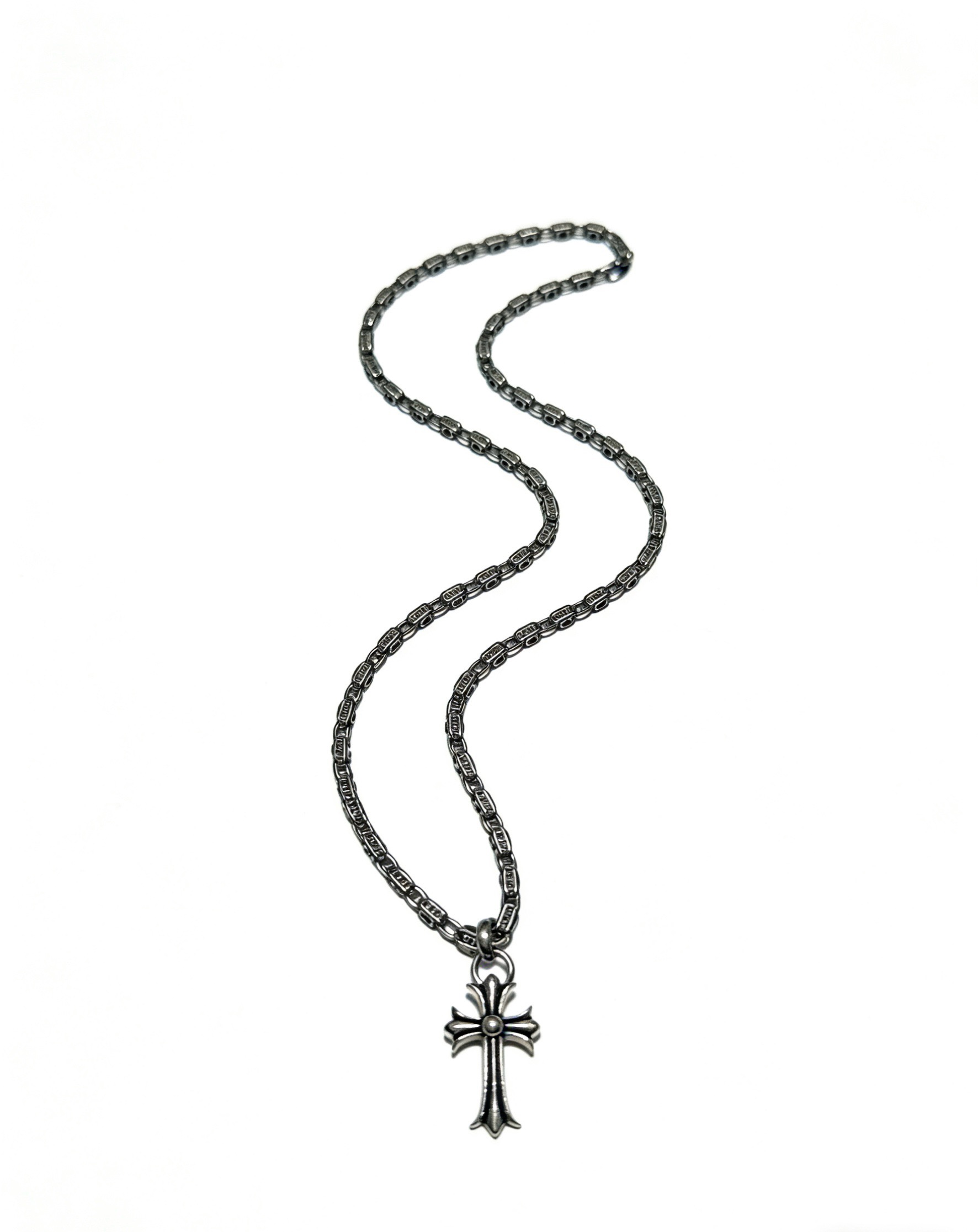 NO:857670,New [counter quality] Chrome Hearts multi-element retro cross necklace, thick cross pendant, different pattern design styles with concave and convex shapes, showing a distinctive cross. The Scout flower is the symbol of Chrome Hearts, so it is more durable. Genuine pattern-printed Chrome Hearts distinguishes the ordinary light version in the market. Match the version and standard quality. Look at the printing details. The degree of retro ash oxidation. Seiko version!  !  !  Purely handmade, authentic molded fashion essentials, can be worn by both men and women, same style for couples, original official website, rock punk Thai silver style, retro elements, trendy and versatile, boutique jewelry, chrome hearts, chrome hearts, necklace19860909新款【专柜品质】Chrome Hearts克罗心多元素复古十字架项链 粗款十字架吊坠 凹凸造型不同的花纹设计风格 呈现出与众不同 十字架 童军花是克罗心的志 所以更经久不衰 正品打版Chrome Hearts克罗心 区别市场普通轻版 对版对标品质 看字印细节 复古做旧灰氧程度.精工版本！！！ 纯手工打造 正品开模潮流时尚必备 男女均可佩戴 情侣同款 官网原版 摇滚朋克泰银风格 复古元素 潮流百搭,饰品精品,chrome hearts,chrome hearts,necklace,Jewelry