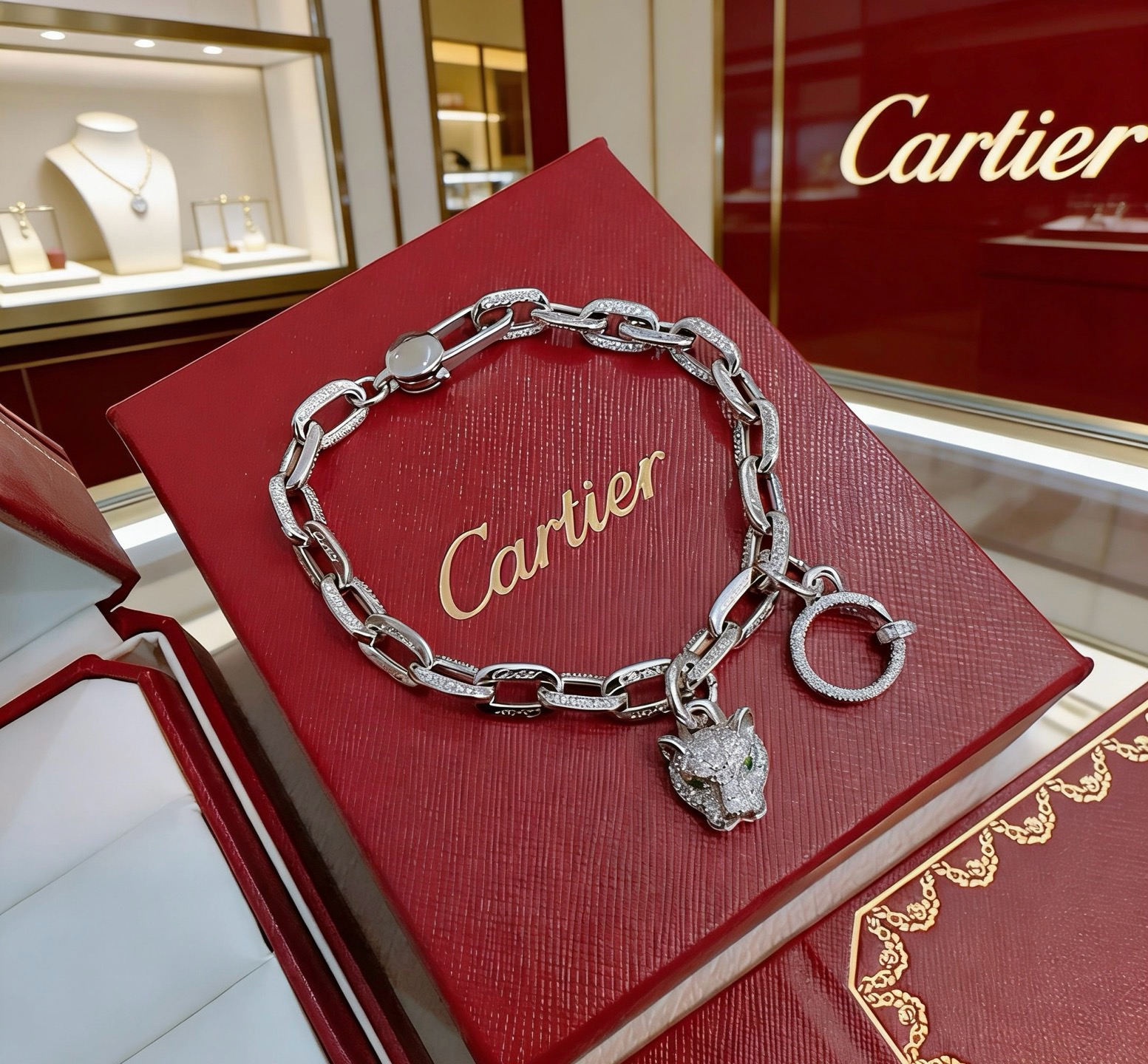 NO:859405,The new Cartier bracelet V gold material series is in perfect condition, with unparalleled details. The unique color is completely impeccable, and is decorated with a classic ring shape design. It is simple yet elegant and eye-catching. The pure handmade combination of V gold is more elegant and elegant. The same style for men and women, boutique jewelry, cartier, bracelet19860909新款卡地亚手链V金材质系列 品相完美,细节无敌,那种独特的色泽完全无可挑剔,再缀以经典指环外形设计,简约之余却又优雅夺目,V金纯手工的组合更显气色,上手雅致动人.男女同款,饰品精品,cartier,bracelet,Jewelry