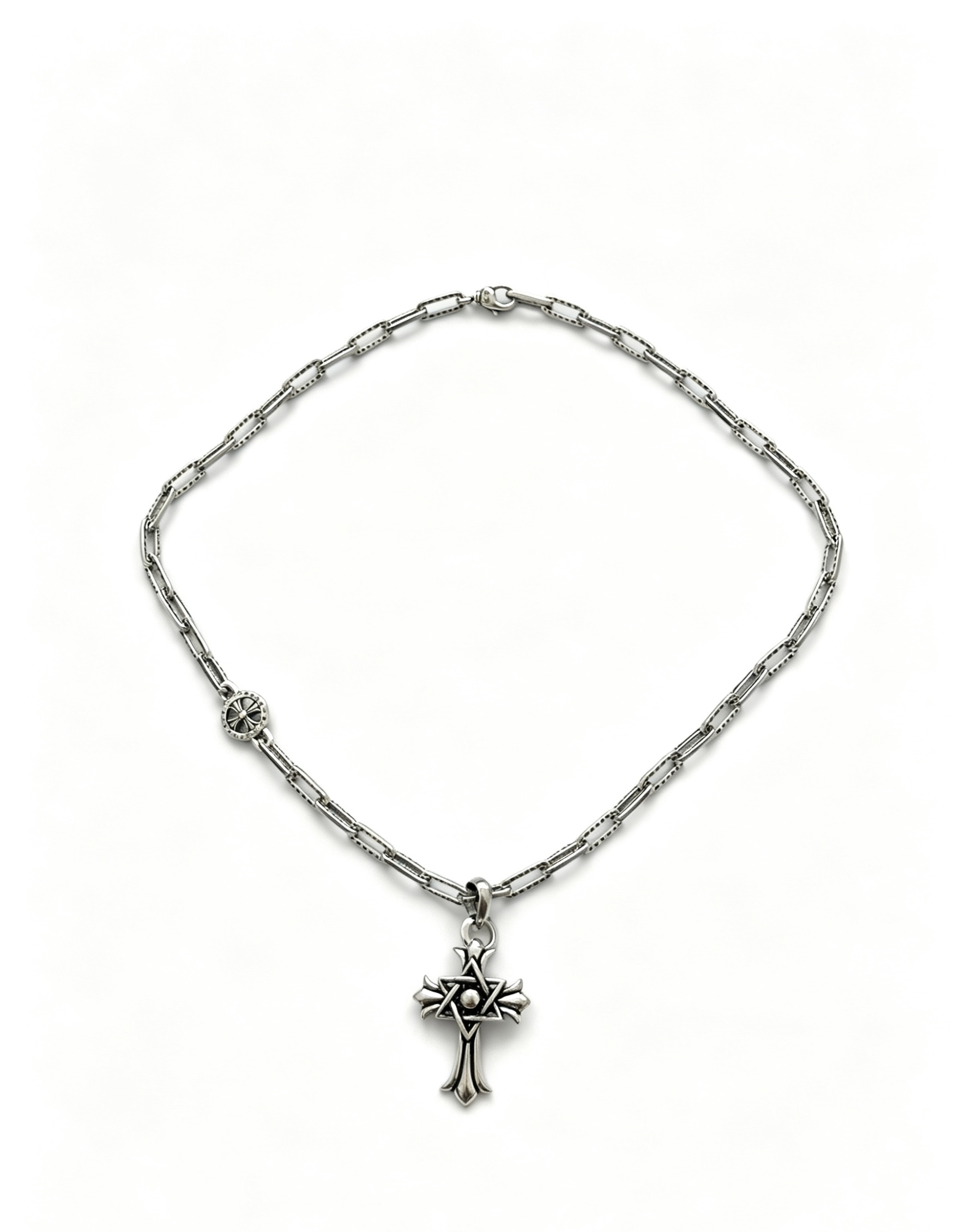 NO:859264,New [counter quality] Chrome Hearts multi-element retro cross necklace. The concave and convex shapes have different pattern design styles, showing a distinctive cross. The Scout flower is the symbol of Chrome Hearts, so it is more durable. Genuine pattern-printed Chrome Hearts distinguishes the ordinary light version in the market. Match the version and standard quality. Look at the printing details. The degree of retro gray oxidation. Seiko version!  !  !  Purely handmade, authentic molded fashion essentials, can be worn by both men and women, same style for couples, original official website, rock punk Thai silver style, retro elements, trendy and versatile (60cm), fine jewelry, chrome hearts, chrome hearts, necklace19860909新款【专柜品质】Chrome Hearts克罗心多元素复古十字架项链 凹凸造型不同的花纹设计风格 呈现出与众不同 十字架 童军花是克罗心的志 所以更经久不衰 正品打版Chrome Hearts克罗心 区别市场普通轻版 对版对标品质 看字印细节 复古做旧灰氧程度.精工版本！！！ 纯手工打造 正品开模潮流时尚必备 男女均可佩戴 情侣同款 官网原版 摇滚朋克泰银风格 复古元素 潮流百搭（60cm）,饰品精品,chrome hearts,chrome hearts,necklace,Jewelry