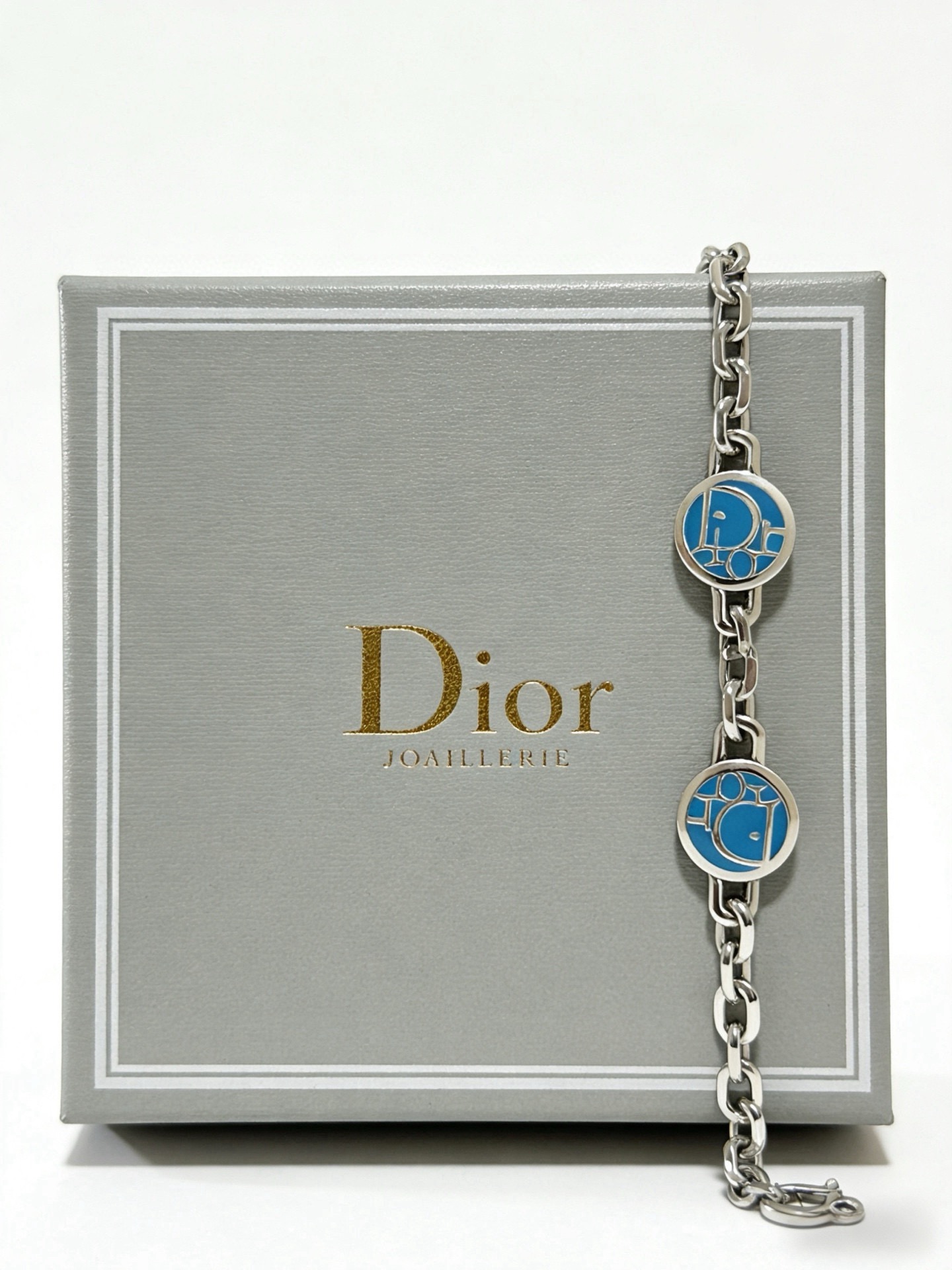 DIOR新款。高品质迪奥手链原单货专柜新款开模复古潮流时尚必备 男女均可佩戴 情侣款同款 摇滚朋克泰银风