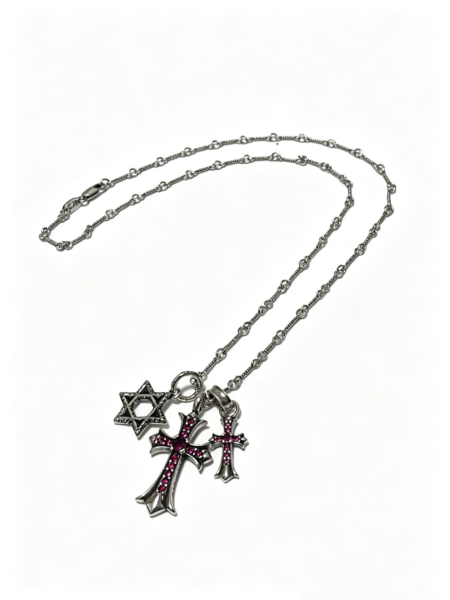 NO:863139,New [counter quality] Chrome Hearts multi-element retro cross necklace, thick cross pendant, different pattern design styles with concave and convex shapes, showing a distinctive cross. The Scout flower is the symbol of Chrome Hearts, so it is more durable. Genuine pattern-printed Chrome Hearts distinguishes the ordinary light version in the market. Match the version and standard quality. Look at the printing details. The degree of retro ash oxidation. Seiko version!  !  !  Purely handmade, authentic molded fashion essentials, can be worn by both men and women, same style for couples, original official website, rock punk Thai silver style, retro elements, trendy and versatile, boutique jewelry, chrome hearts, chrome hearts, necklace19860909新款【专柜品质】Chrome Hearts克罗心多元素复古十字架项链 粗款十字架吊坠 凹凸造型不同的花纹设计风格 呈现出与众不同 十字架 童军花是克罗心的志 所以更经久不衰 正品打版Chrome Hearts克罗心 区别市场普通轻版 对版对标品质 看字印细节 复古做旧灰氧程度.精工版本！！！ 纯手工打造 正品开模潮流时尚必备 男女均可佩戴 情侣同款 官网原版 摇滚朋克泰银风格 复古元素 潮流百搭,饰品精品,chrome hearts,chrome hearts,necklace,Jewelry