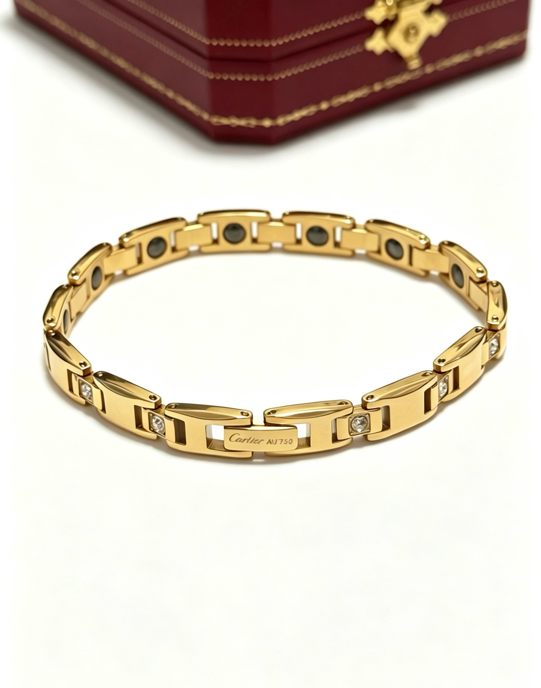 NO:863835,Cartier Bracelet V gold material series has perfect appearance, unparalleled details, the unique color is completely impeccable, and is decorated with a classic ring shape design, which is simple yet elegant and eye-catching. The pure handmade combination of V gold is more elegant and elegant. Same style for men and women. Cartier bracelet, jewelry boutique, cartier, bracelet19860909卡地亚手链V金材质系列 品相完美,细节无敌,那种独特的色泽完全无可挑剔,再缀以经典指环外形设计,简约之余却又优雅夺目,V金纯手工的组合更显气色,上手雅致动人.男女同款 卡地亚手链,饰品精品,cartier,bracelet,Jewelry