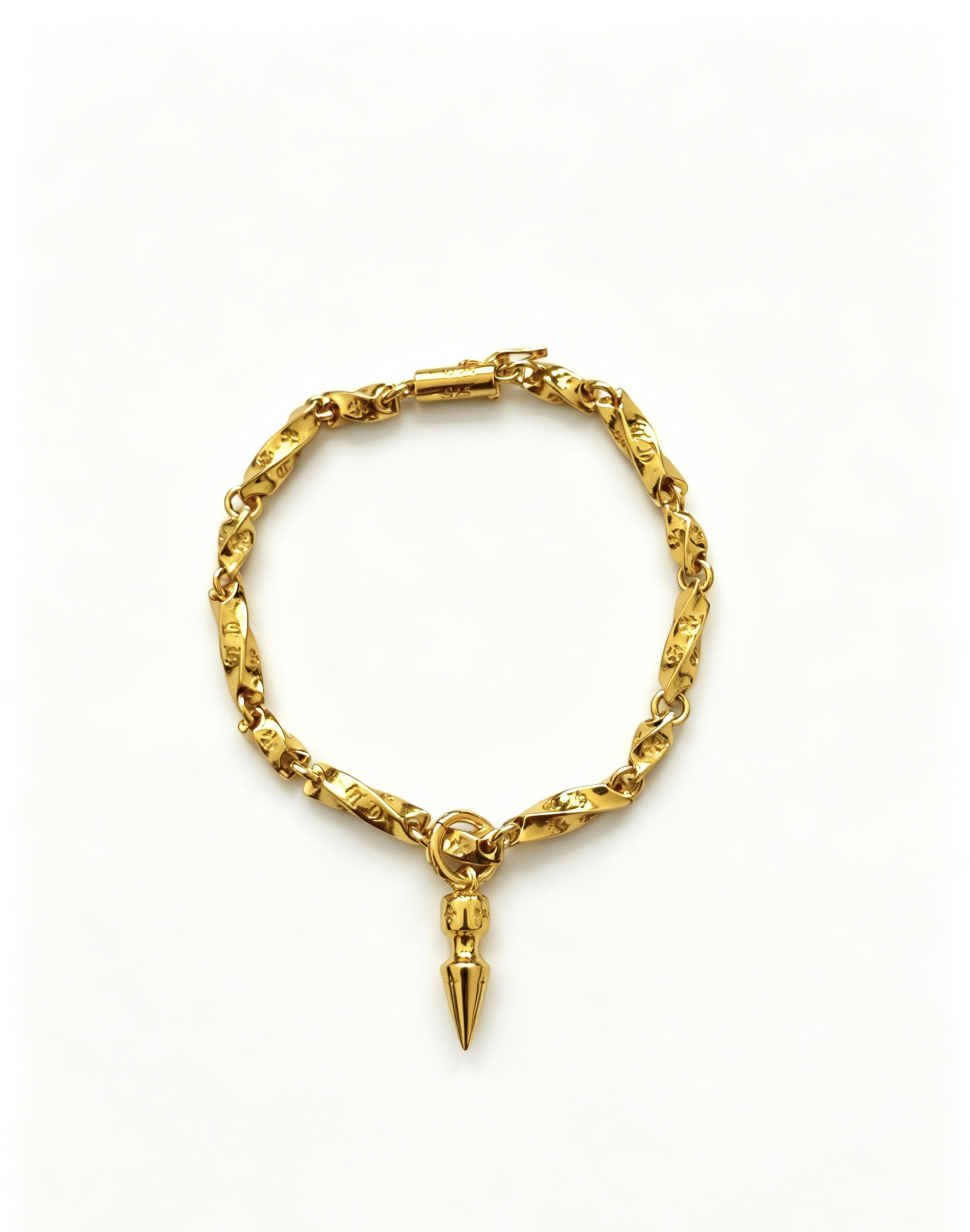 NO:860917,New [counter quality] Chrome Hearts Classic Retro Cross Flower Glossy Cuban Bracelet, the original concave and convex shapes have different pattern design styles, showing a distinctive cross. The Scout flower is the symbol of Chrome Hearts, so it is more durable. Genuine pattern-printed Chrome Hearts distinguishes the ordinary light version in the market. Match the version and standard quality. Look at the printing details. The degree of retro ash oxidation. Seiko version!  !  !  Purely handmade, authentic mold opening, trendy and fashionable must-have, can be worn by both men and women, the same style for couples, official website original version, rock punk Thai silver style, retro elements, trendy and versatile (code number 18, 20, 22 can be changed in size), fine jewelry, chrome hearts, chrome hearts, bracelets19860909新款【专柜品质】Chrome Hearts克罗心经典复古十字花光面古巴手链,原图凹凸造型不同的花纹设计风格 呈现出与众不同 十字架 童军花是克罗心的志 所以更经久不衰 正品打版Chrome Hearts克罗心 区别市场普通轻版 对版对标品质 看字印细节 复古做旧灰氧程度.精工版本！！！ 纯手工打造 正品开模 潮流时尚必备 男女均可佩戴 情侣同款 官网原版 摇滚朋克泰银风格 复古元素 潮流百搭（码数18 20 22可改尺寸）,饰品精品,chrome hearts,chrome hearts,bracelet,Jewelry