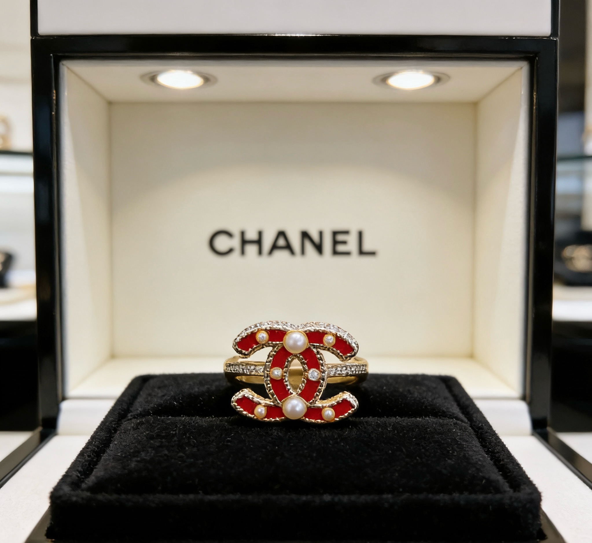 Chanel 香奈儿 简约复古珍珠戒指 精选精致质重工打造 适合各种各样手指  码数678