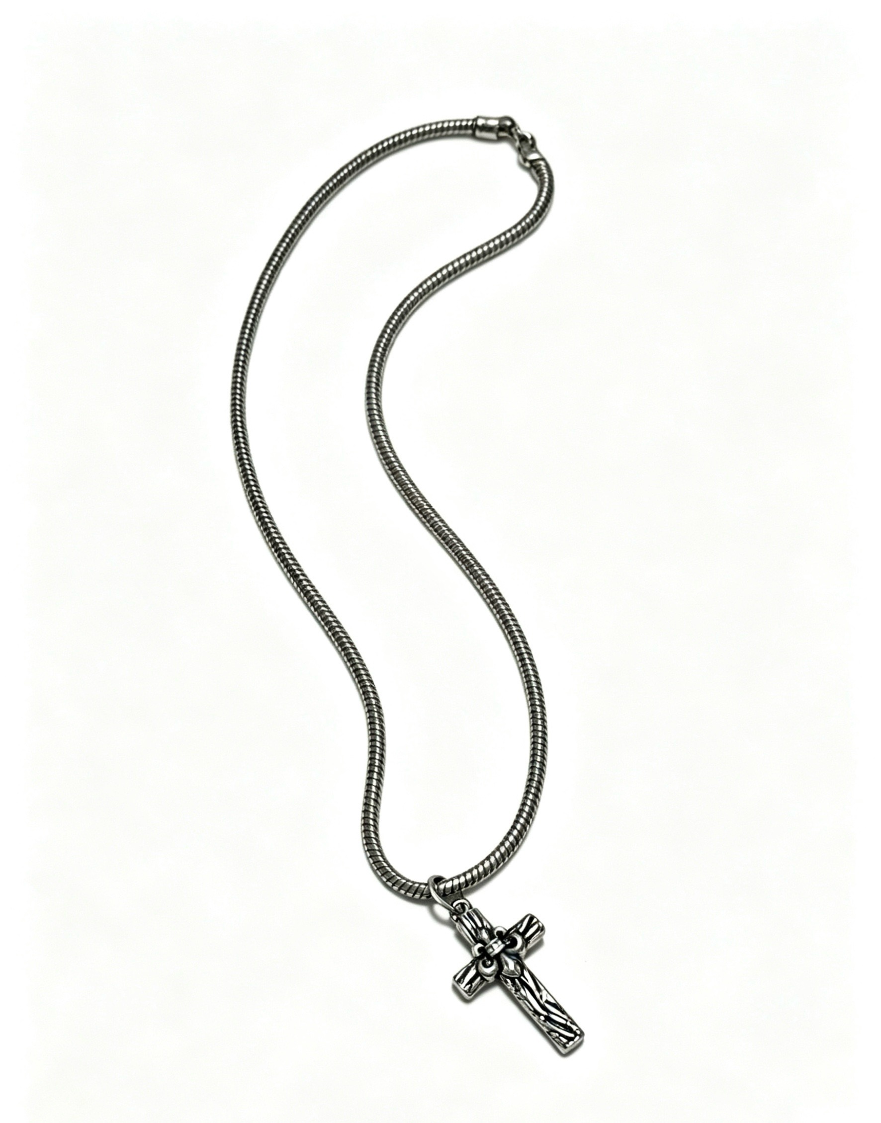 NO:862960,New [counter quality] Chrome Hearts multi-element retro cross necklace, thick cross pendant, different pattern design styles with concave and convex shapes, showing a distinctive cross. The Scout flower is the symbol of Chrome Hearts, so it is more durable. Genuine pattern-printed Chrome Hearts distinguishes the ordinary light version in the market. Match the version and standard quality. Look at the printing details. The degree of retro ash oxidation. Seiko version!  !  !  Purely handmade, authentic molded fashion essentials, can be worn by both men and women, same style for couples, original official website, rock punk Thai silver style, retro elements, trendy and versatile, boutique jewelry, chrome hearts, chrome hearts, necklace19860909新款【专柜品质】Chrome Hearts克罗心多元素复古十字架项链 粗款十字架吊坠 凹凸造型不同的花纹设计风格 呈现出与众不同 十字架 童军花是克罗心的志 所以更经久不衰 正品打版Chrome Hearts克罗心 区别市场普通轻版 对版对标品质 看字印细节 复古做旧灰氧程度.精工版本！！！ 纯手工打造 正品开模潮流时尚必备 男女均可佩戴 情侣同款 官网原版 摇滚朋克泰银风格 复古元素 潮流百搭,饰品精品,chrome hearts,chrome hearts,necklace,Jewelry