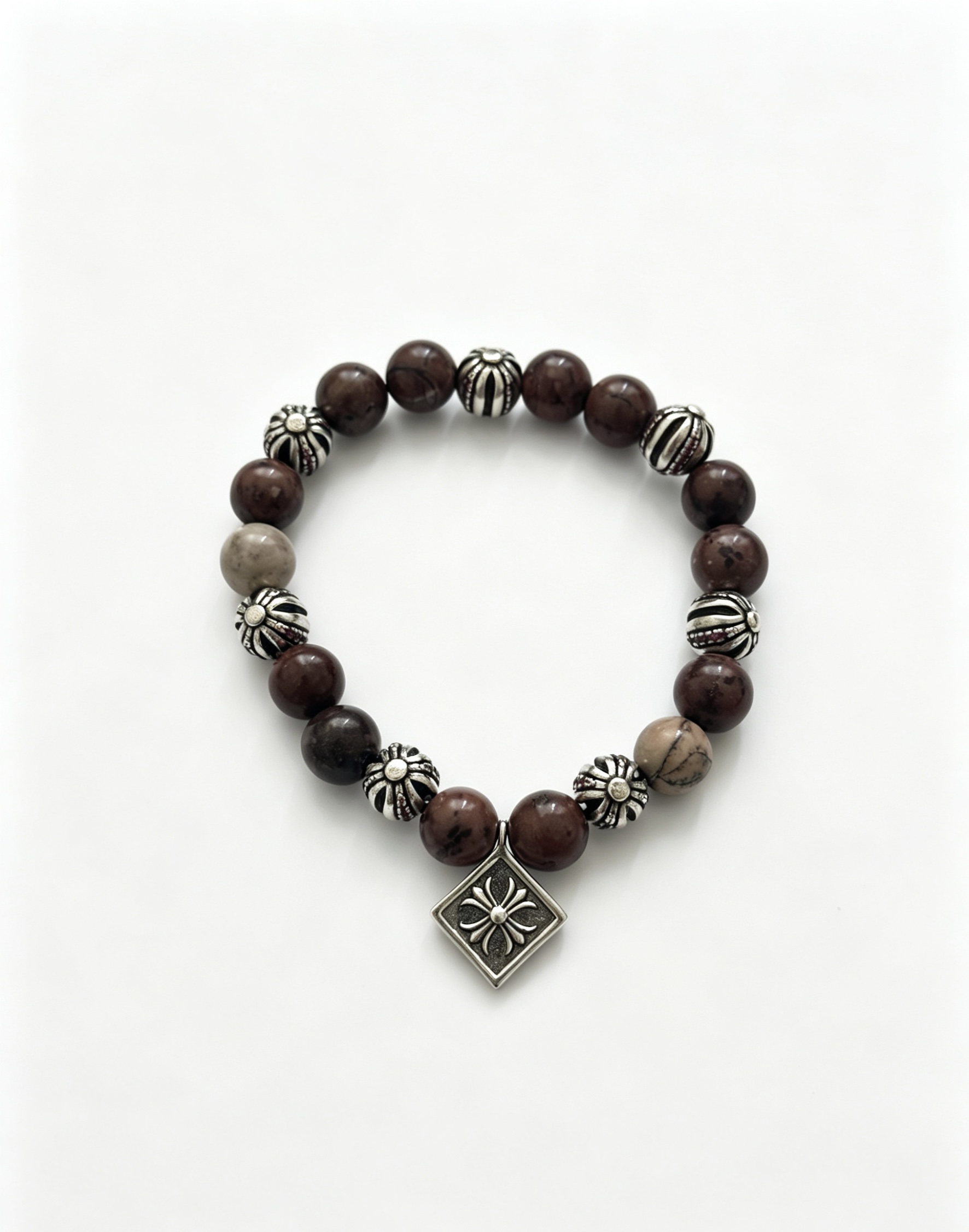 NO:863029,New [counter quality] Chrome Hearts multi-element retro cross agate bracelet, thick cross pendant, different pattern design styles with concave and convex shapes, showing a distinctive cross. The Scout flower is the symbol of Chrome Hearts, so it is more durable. Genuine pattern-printed Chrome Hearts distinguishes the ordinary light version in the market. Match the version and benchmark quality. Look at the printing details. The degree of retro gray oxidation. Seiko version!  !  !  Purely handmade, authentic molded fashion essentials, can be worn by both men and women, same style for couples, original official website, rock punk Thai silver style, retro elements, trendy and versatile, boutique jewelry, chrome hearts, chrome hearts, bracelets19860909新款【专柜品质】Chrome Hearts克罗心多元素复古十字架玛瑙手链 粗款十字架吊坠 凹凸造型不同的花纹设计风格 呈现出与众不同 十字架 童军花是克罗心的志 所以更经久不衰 正品打版Chrome Hearts克罗心 区别市场普通轻版 对版对标品质 看字印细节 复古做旧灰氧程度.精工版本！！！ 纯手工打造 正品开模潮流时尚必备 男女均可佩戴 情侣同款 官网原版 摇滚朋克泰银风格 复古元素 潮流百搭,饰品精品,chrome hearts,chrome hearts,bracelet,Jewelry