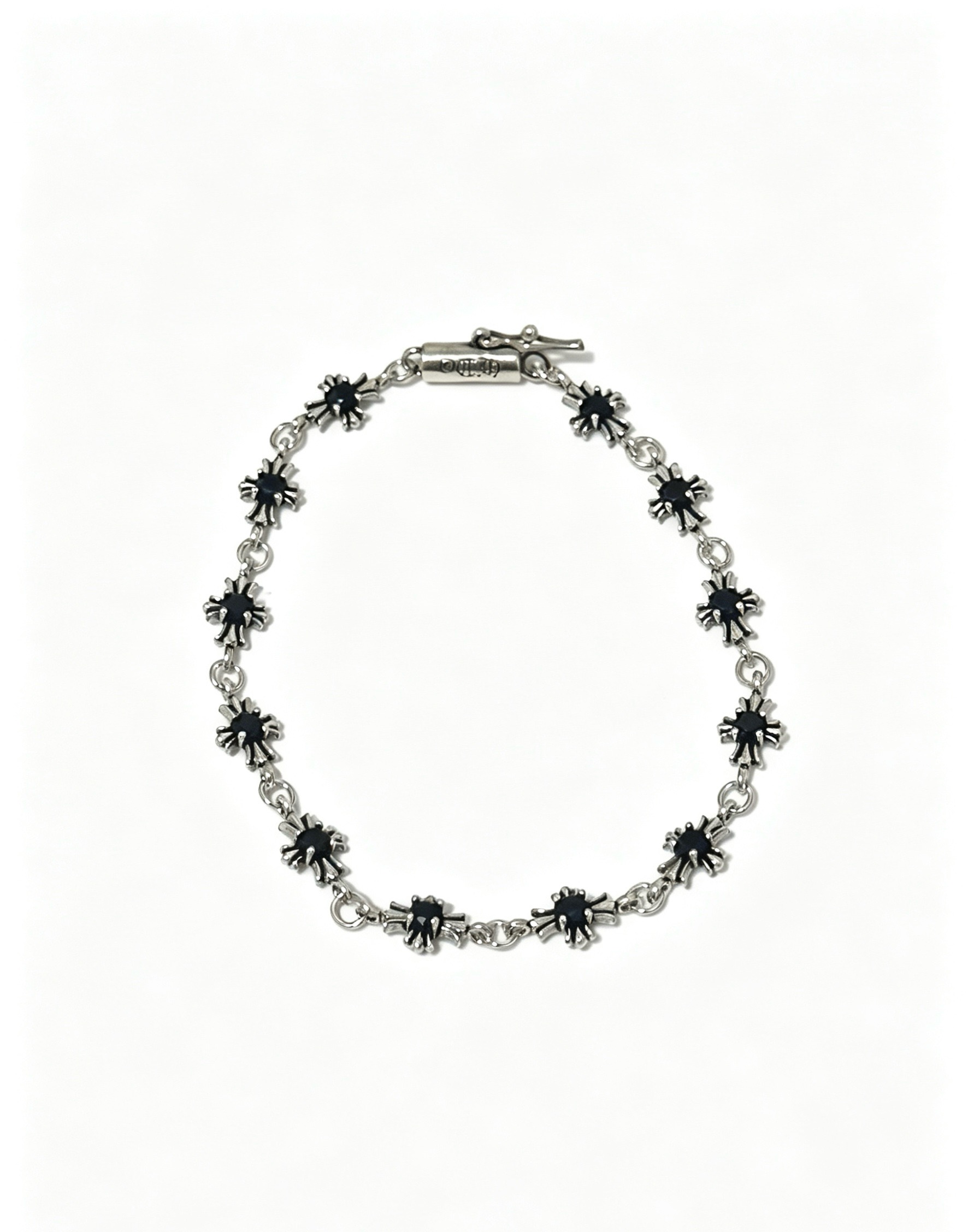 NO:879500,New [counter quality] Chrome Hearts Classic Retro Cross Flower Glossy Cuban Bracelet, the original concave and convex shapes have different pattern design styles, showing a distinctive cross. The Scout flower is the symbol of Chrome Hearts, so it is more durable. Genuine pattern-printed Chrome Hearts distinguishes the ordinary light version in the market. Match the version and standard quality. Look at the printing details. The degree of retro ash oxidation. Seiko version!  !  !  Purely handmade, authentic mold opening, trendy and fashionable must-have, can be worn by both men and women, the same style for couples, official website original version, rock punk Thai silver style, retro elements, trendy and versatile (code number 18, 20, 22 can be changed in size), fine jewelry, chrome hearts, chrome hearts, bracelets19860909新款【专柜品质】Chrome Hearts克罗心经典复古十字花光面古巴手链,原图凹凸造型不同的花纹设计风格 呈现出与众不同 十字架 童军花是克罗心的志 所以更经久不衰 正品打版Chrome Hearts克罗心 区别市场普通轻版 对版对标品质 看字印细节 复古做旧灰氧程度.精工版本！！！ 纯手工打造 正品开模 潮流时尚必备 男女均可佩戴 情侣同款 官网原版 摇滚朋克泰银风格 复古元素 潮流百搭（码数18 20 22可改尺寸）,饰品精品,chrome hearts,chrome hearts,bracelet,Jewelry