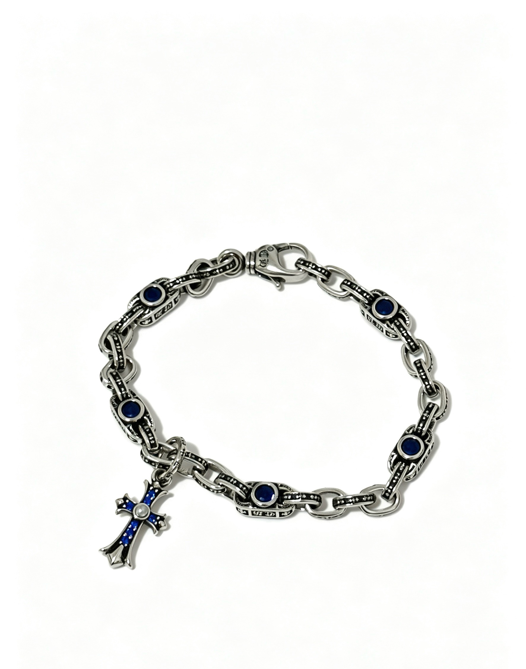 NO:879466,New [counter quality] Chrome Hearts Classic Retro Cross Flower Glossy Cuban Bracelet, the original concave and convex shapes have different pattern design styles, showing a distinctive cross. The Scout flower is the symbol of Chrome Hearts, so it is more durable. Genuine pattern-printed Chrome Hearts distinguishes the ordinary light version in the market. Match the version and standard quality. Look at the printing details. The degree of retro ash oxidation. Seiko version!  !  !  Purely handmade, authentic mold opening, trendy and fashionable must-have, can be worn by both men and women, the same style for couples, official website original version, rock punk Thai silver style, retro elements, trendy and versatile (code number 18, 20, 22 can be changed in size), fine jewelry, chrome hearts, chrome hearts, bracelets19860909新款【专柜品质】Chrome Hearts克罗心经典复古十字花光面古巴手链,原图凹凸造型不同的花纹设计风格 呈现出与众不同 十字架 童军花是克罗心的志 所以更经久不衰 正品打版Chrome Hearts克罗心 区别市场普通轻版 对版对标品质 看字印细节 复古做旧灰氧程度.精工版本！！！ 纯手工打造 正品开模 潮流时尚必备 男女均可佩戴 情侣同款 官网原版 摇滚朋克泰银风格 复古元素 潮流百搭（码数18 20 22可改尺寸）,饰品精品,chrome hearts,chrome hearts,bracelet,Jewelry