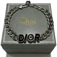 DIOR新款。高品质迪奥手链原单货专柜新款开模复古潮流时尚必备 男女均可佩戴 情侣款同款 摇滚朋克泰银风 DIOR新款。高品质迪奥手链原单货专柜新款开模复古潮流时尚必备 男女均可佩戴 情侣款同款 摇滚朋克泰银风