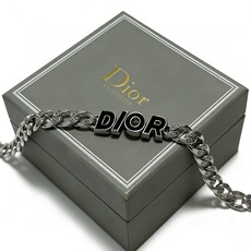 DIOR新款。高品质迪奥手链原单货专柜新款开模复古潮流时尚必备 男女均可佩戴 情侣款同款 摇滚朋克泰银风 DIOR新款。高品质迪奥手链原单货专柜新款开模复古潮流时尚必备 男女均可佩戴 情侣款同款 摇滚朋克泰银风