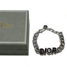 DIOR新款。高品质迪奥手链原单货专柜新款开模复古潮流时尚必备 男女均可佩戴 情侣款同款 摇滚朋克泰银风 DIOR新款。高品质迪奥手链原单货专柜新款开模复古潮流时尚必备 男女均可佩戴 情侣款同款 摇滚朋克泰银风