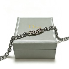 DIOR新款。高品质迪奥手链原单货专柜新款开模复古潮流时尚必备 男女均可佩戴 情侣款同款 摇滚朋克泰银风 DIOR新款。高品质迪奥手链原单货专柜新款开模复古潮流时尚必备 男女均可佩戴 情侣款同款 摇滚朋克泰银风