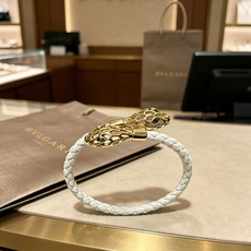 高品质宝格丽牛皮手绳手链💍原单货专柜新款开模复古潮流时尚必备 男女均可佩戴 情侣款同款 摇滚朋克泰银风格 高品质宝格丽牛皮手绳手链💍原单货专柜新款开模复古潮流时尚必备 男女均可佩戴 情侣款同款 摇滚朋克泰银风格