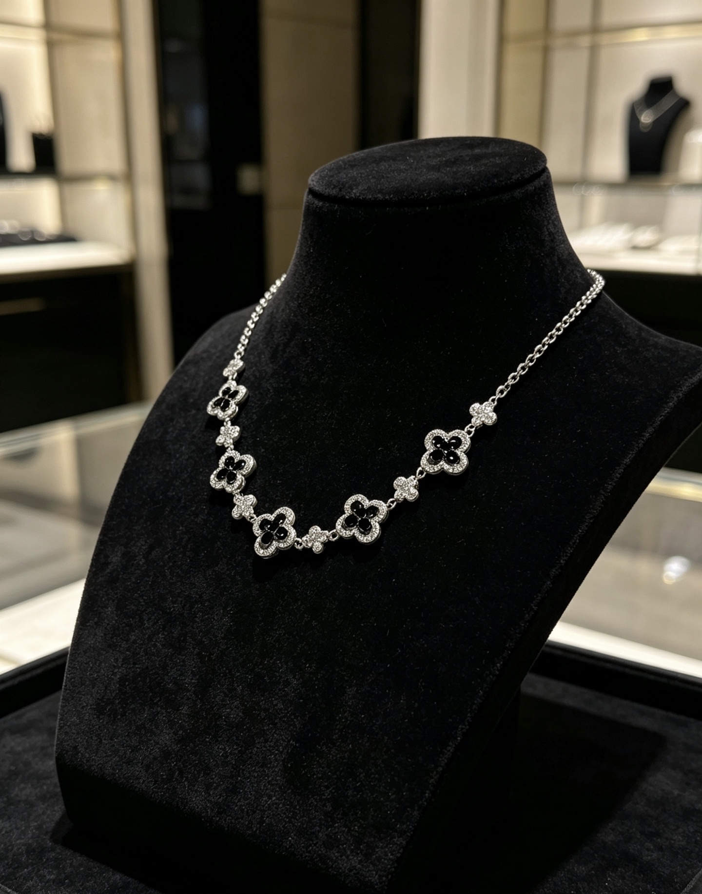 Van Cleef & Arpels Haute Couture Haute Joaillerie Fine Jewelry Earrings 4