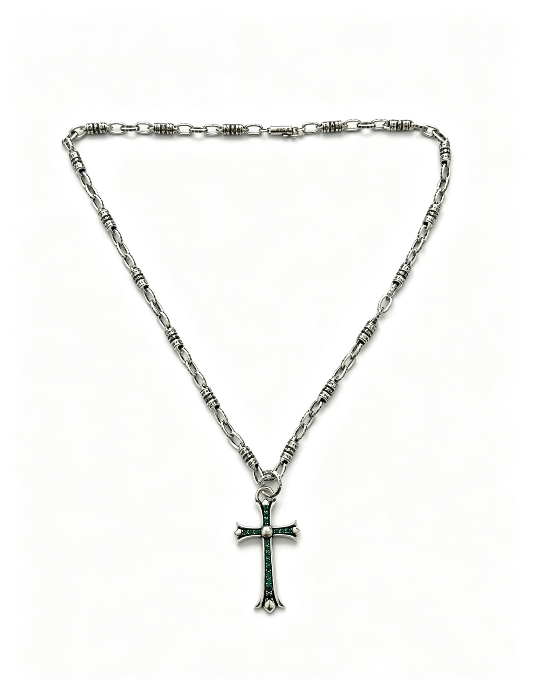 NO:896154,New [counter quality] Chrome Hearts multi-element retro cross necklace, thick cross pendant, different pattern design styles with concave and convex shapes, showing a distinctive cross. The Scout flower is the symbol of Chrome Hearts, so it is more durable. Genuine pattern-printed Chrome Hearts distinguishes the ordinary light version in the market. Match the version and standard quality. Look at the printing details. The degree of retro ash oxidation. Seiko version!  !  !  Purely handmade, authentic molded fashion essentials, can be worn by both men and women, same style for couples, original official website, rock punk Thai silver style, retro elements, trendy and versatile, boutique jewelry, chrome hearts, chrome hearts, necklace19860909新款【专柜品质】Chrome Hearts克罗心多元素复古十字架项链 粗款十字架吊坠 凹凸造型不同的花纹设计风格 呈现出与众不同 十字架 童军花是克罗心的志 所以更经久不衰 正品打版Chrome Hearts克罗心 区别市场普通轻版 对版对标品质 看字印细节 复古做旧灰氧程度.精工版本！！！ 纯手工打造 正品开模潮流时尚必备 男女均可佩戴 情侣同款 官网原版 摇滚朋克泰银风格 复古元素 潮流百搭,饰品精品,chrome hearts,chrome hearts,necklace,Jewelry